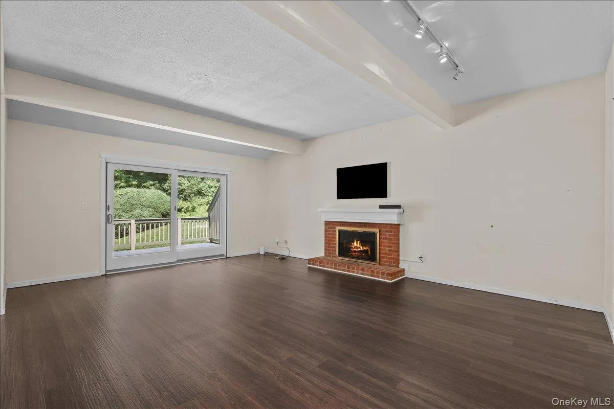 156 Heritage Hills, Somers, NY, 3 Bedrooms Bedrooms, 6 Rooms Rooms,2 BathroomsBathrooms,Residential,For Rent,Heritage,0,1019576 156 Heritage Hills, Somers, NY, 3 Bedrooms Bedrooms, 6 Rooms Rooms,2 BathroomsBathrooms,Residential,For Rent,Heritage,0,1019576