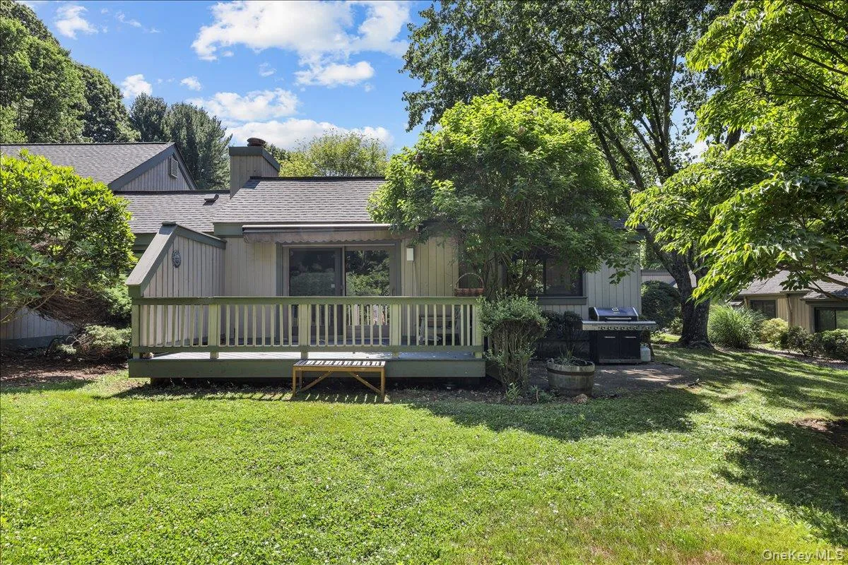 156 Heritage Hills, Somers, NY, 3 Bedrooms Bedrooms, 6 Rooms Rooms,2 BathroomsBathrooms,Residential,For Rent,Heritage,0,1019576 156 Heritage Hills, Somers, NY, 3 Bedrooms Bedrooms, 6 Rooms Rooms,2 BathroomsBathrooms,Residential,For Rent,Heritage,0,1019576