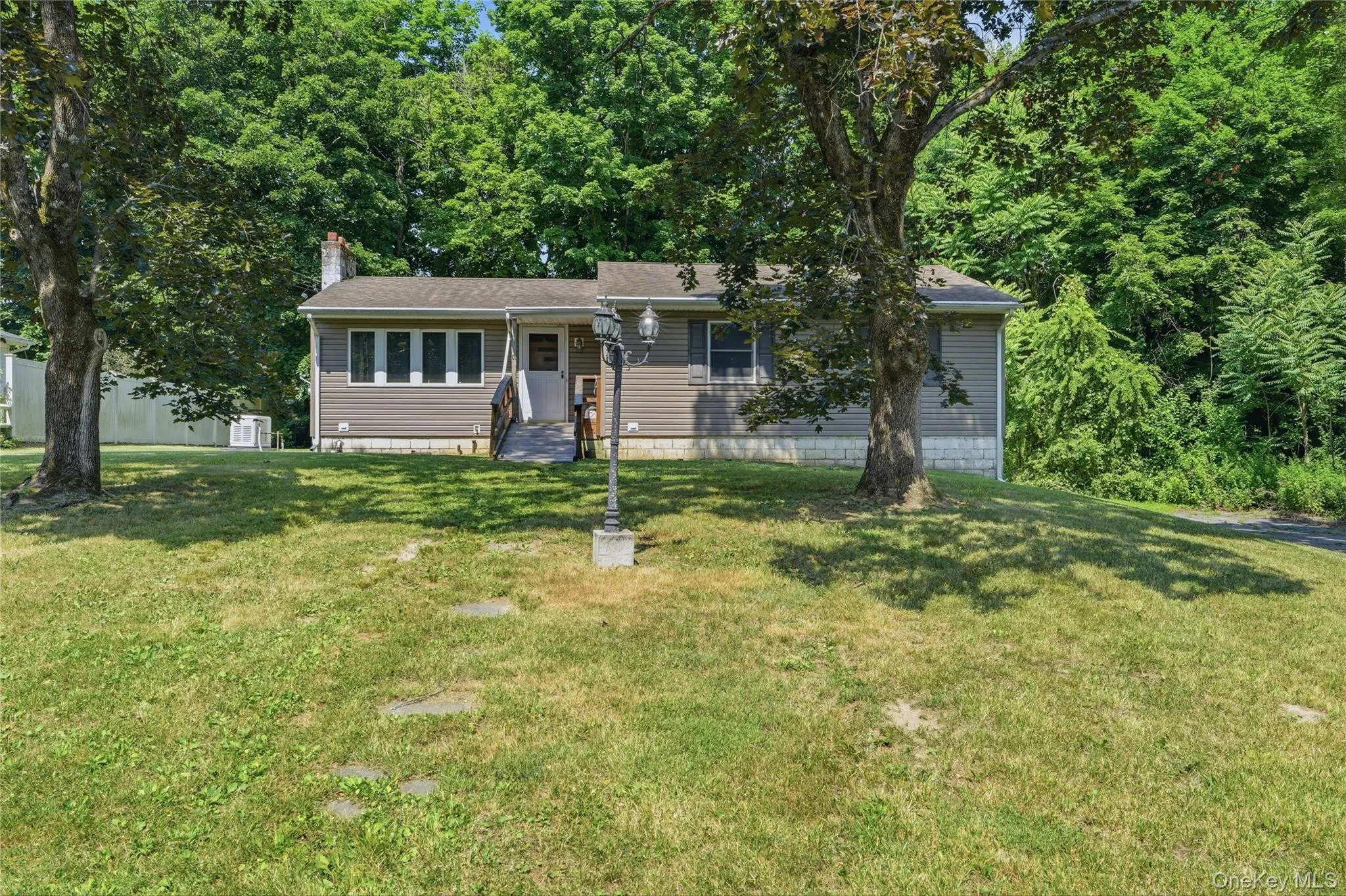 Home sits on.34 acre Home sits on.34 acre