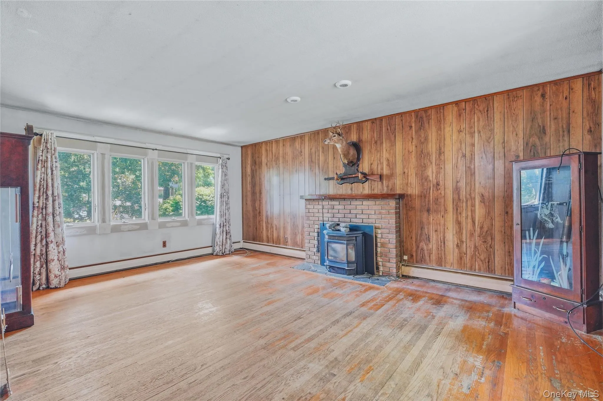 Hardwood floors Hardwood floors