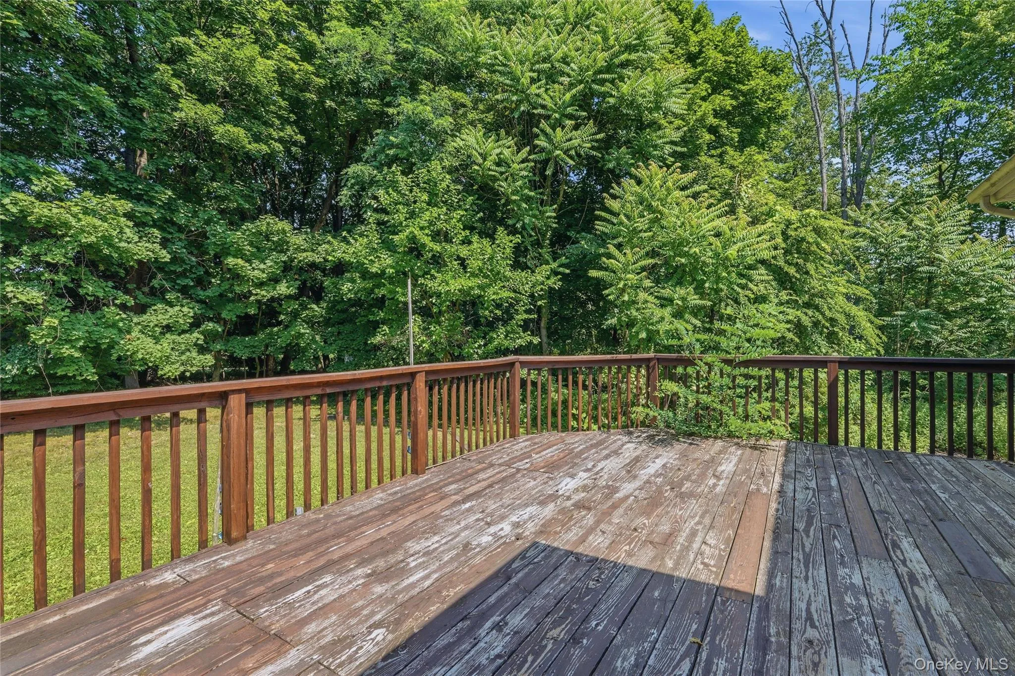 Large deck for entertaining Large deck for entertaining