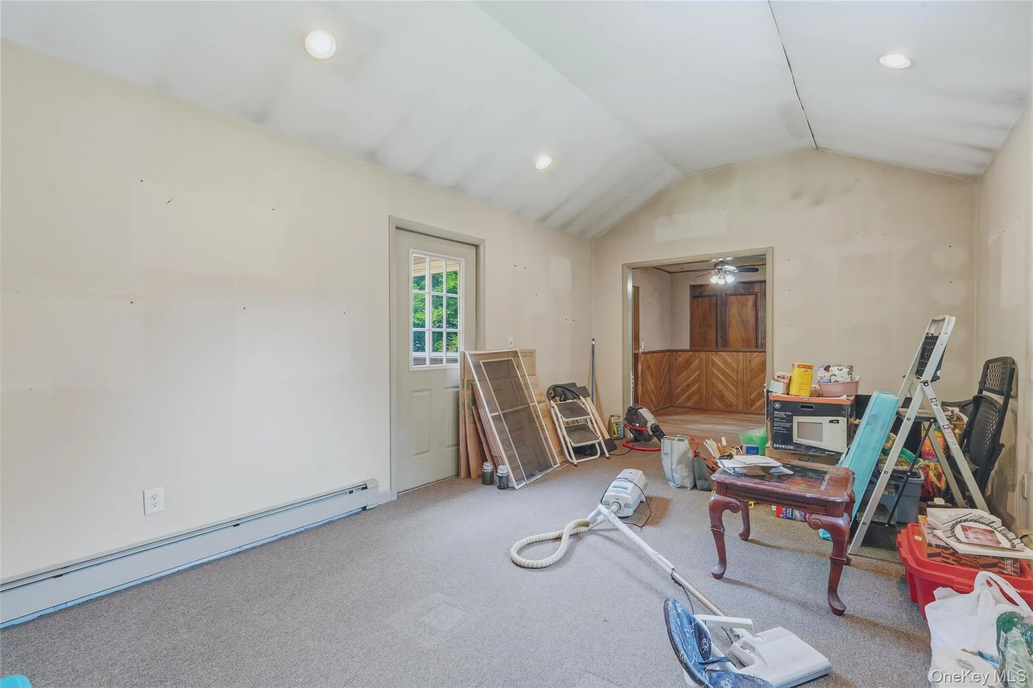 High ceilings. High ceilings.