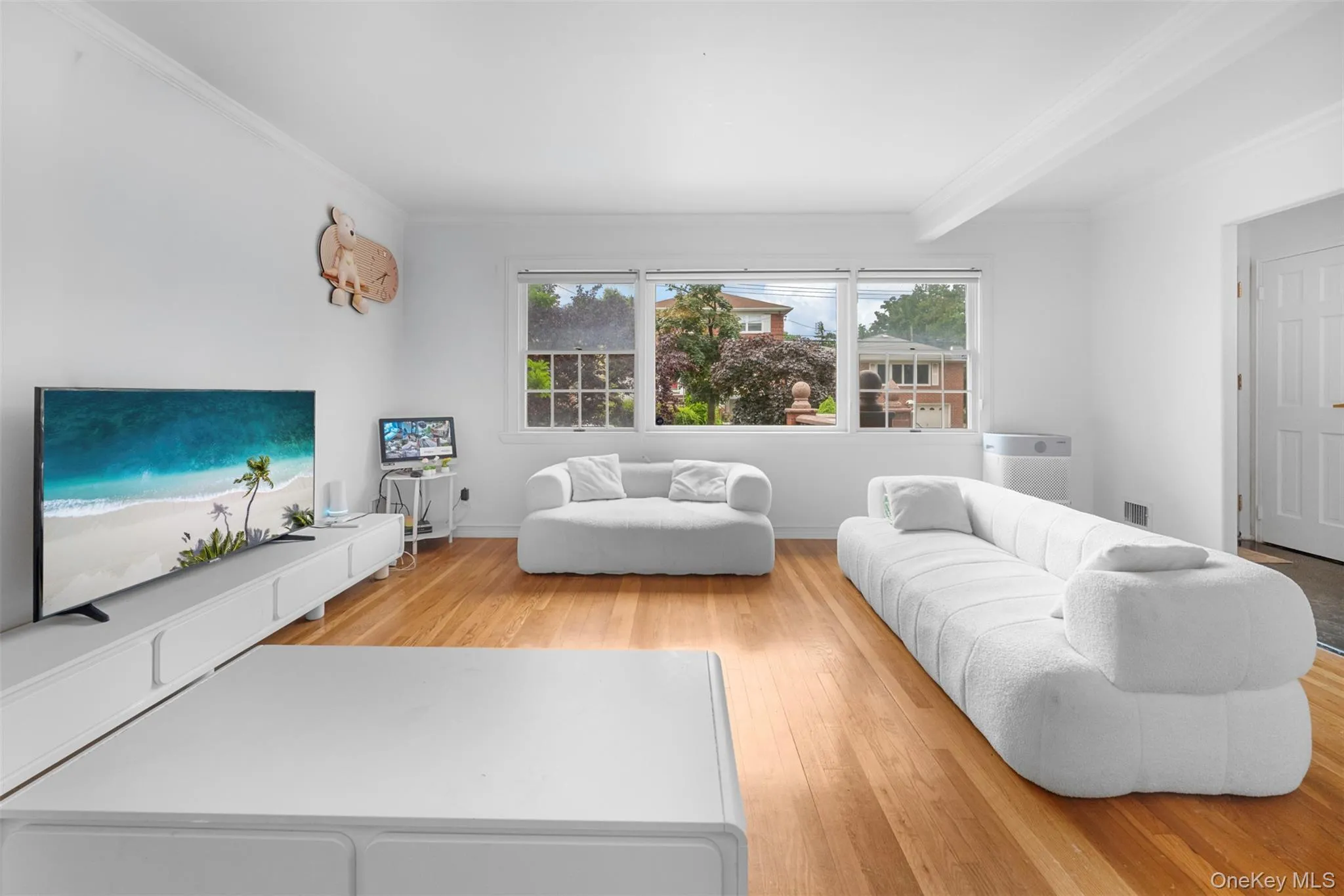 24420 73rd Avenue, New York, NY, 3 Bedrooms Bedrooms, 6 Rooms Rooms,3 BathroomsBathrooms,Residential,For Rent,73rd,0,1019582 24420 73rd Avenue, New York, NY, 3 Bedrooms Bedrooms, 6 Rooms Rooms,3 BathroomsBathrooms,Residential,For Rent,73rd,0,1019582