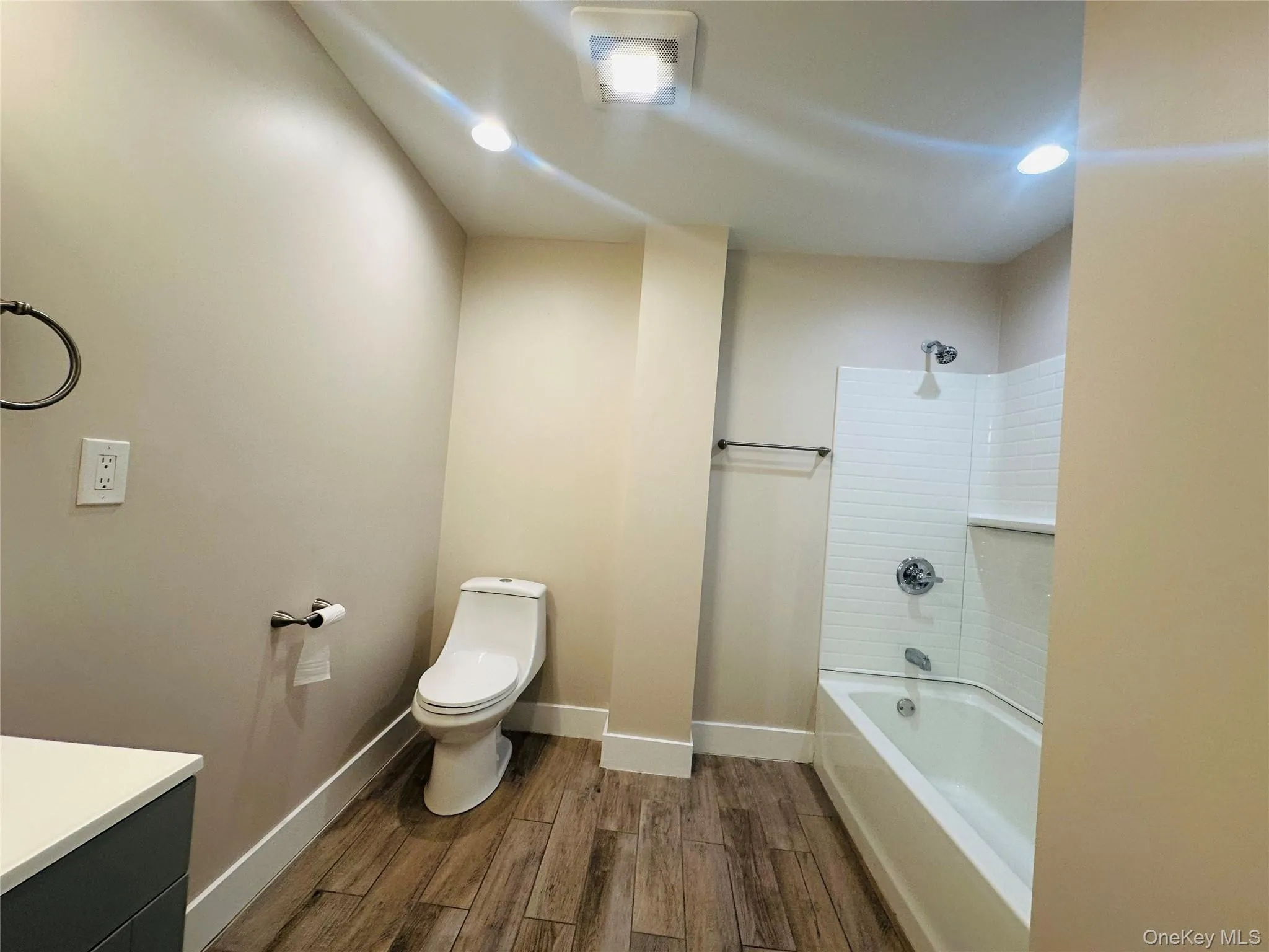 86.5 Garden Street, Poughkeepsie, NY, 1 Bedroom Bedrooms, 3 Rooms Rooms,1 BathroomBathrooms,Residential Lease,For Rent,Garden,0,1019583 86.5 Garden Street, Poughkeepsie, NY, 1 Bedroom Bedrooms, 3 Rooms Rooms,1 BathroomBathrooms,Residential Lease,For Rent,Garden,0,1019583