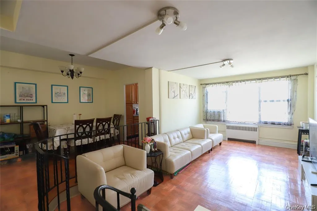 98-25 64th Road, New York, NY, 1 Bedroom Bedrooms, 4 Rooms Rooms,1 BathroomBathrooms,Residential,For Rent,64th,0,1019587 98-25 64th Road, New York, NY, 1 Bedroom Bedrooms, 4 Rooms Rooms,1 BathroomBathrooms,Residential,For Rent,64th,0,1019587