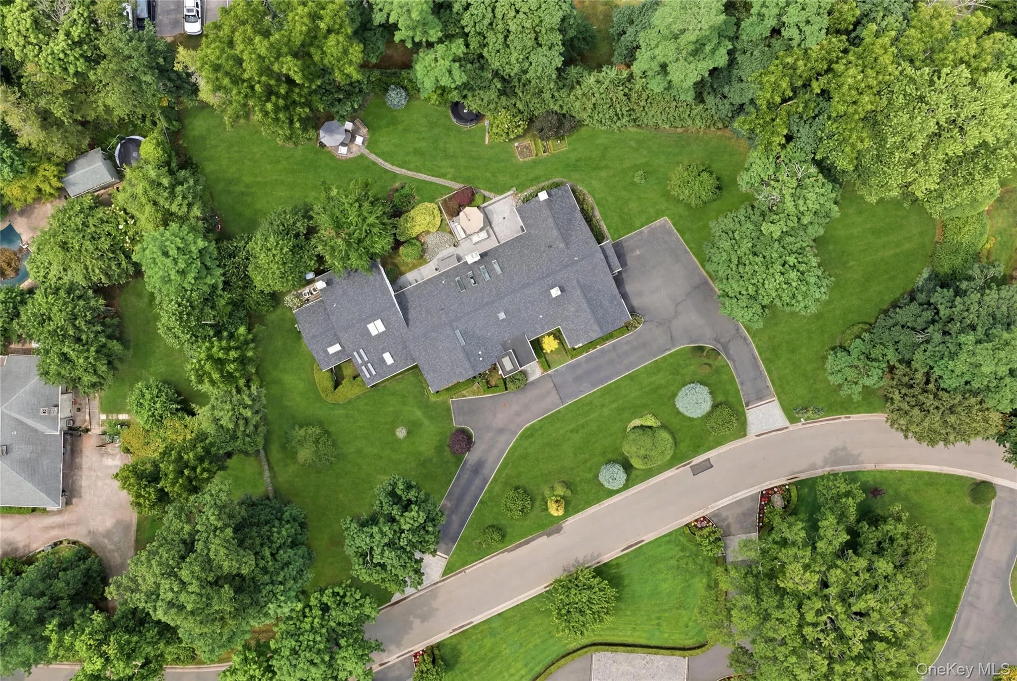 3 Engineers Road, North Hempstead, NY, 5 Bedrooms Bedrooms, 9 Rooms Rooms,3 BathroomsBathrooms,Residential,For Rent,Engineers,0,1019591 3 Engineers Road, North Hempstead, NY, 5 Bedrooms Bedrooms, 9 Rooms Rooms,3 BathroomsBathrooms,Residential,For Rent,Engineers,0,1019591