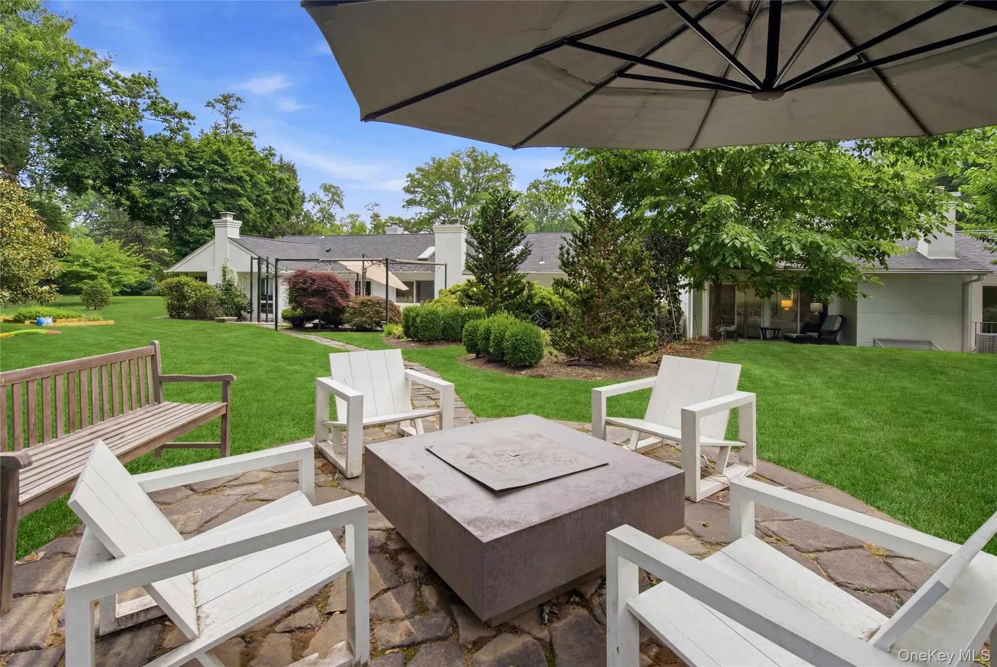 3 Engineers Road, North Hempstead, NY, 5 Bedrooms Bedrooms, 9 Rooms Rooms,3 BathroomsBathrooms,Residential,For Rent,Engineers,0,1019591 3 Engineers Road, North Hempstead, NY, 5 Bedrooms Bedrooms, 9 Rooms Rooms,3 BathroomsBathrooms,Residential,For Rent,Engineers,0,1019591