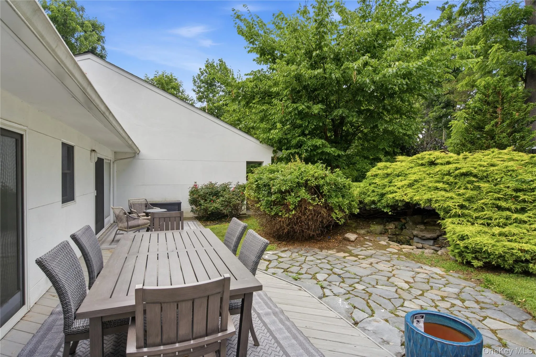3 Engineers Road, North Hempstead, NY, 5 Bedrooms Bedrooms, 9 Rooms Rooms,3 BathroomsBathrooms,Residential,For Rent,Engineers,0,1019591 3 Engineers Road, North Hempstead, NY, 5 Bedrooms Bedrooms, 9 Rooms Rooms,3 BathroomsBathrooms,Residential,For Rent,Engineers,0,1019591