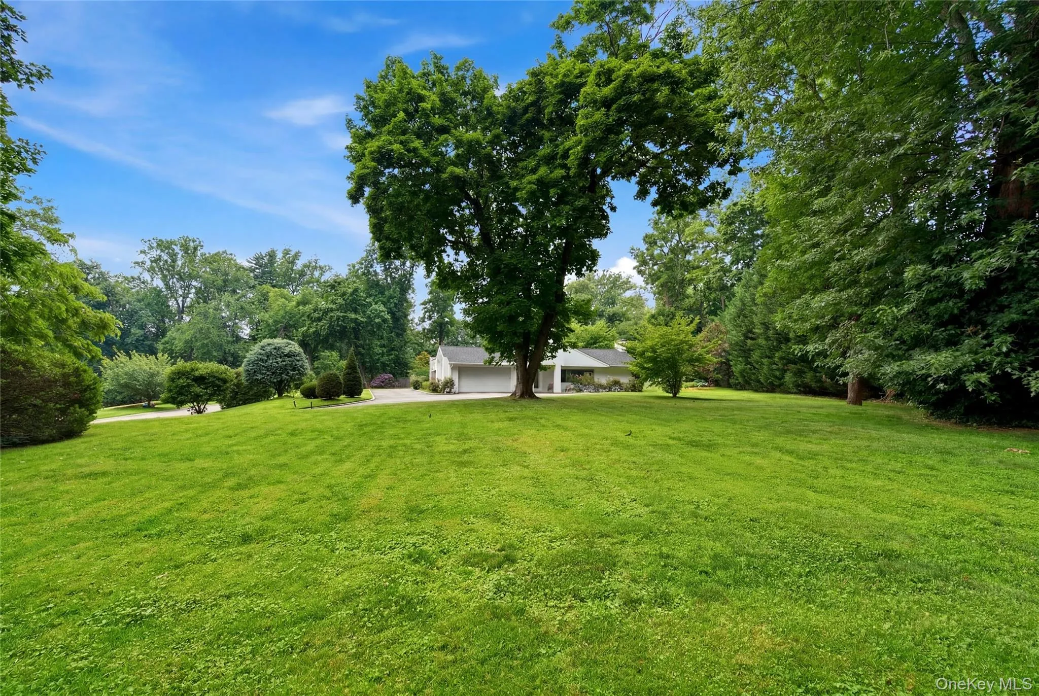 3 Engineers Road, North Hempstead, NY, 5 Bedrooms Bedrooms, 9 Rooms Rooms,3 BathroomsBathrooms,Residential,For Rent,Engineers,0,1019591 3 Engineers Road, North Hempstead, NY, 5 Bedrooms Bedrooms, 9 Rooms Rooms,3 BathroomsBathrooms,Residential,For Rent,Engineers,0,1019591