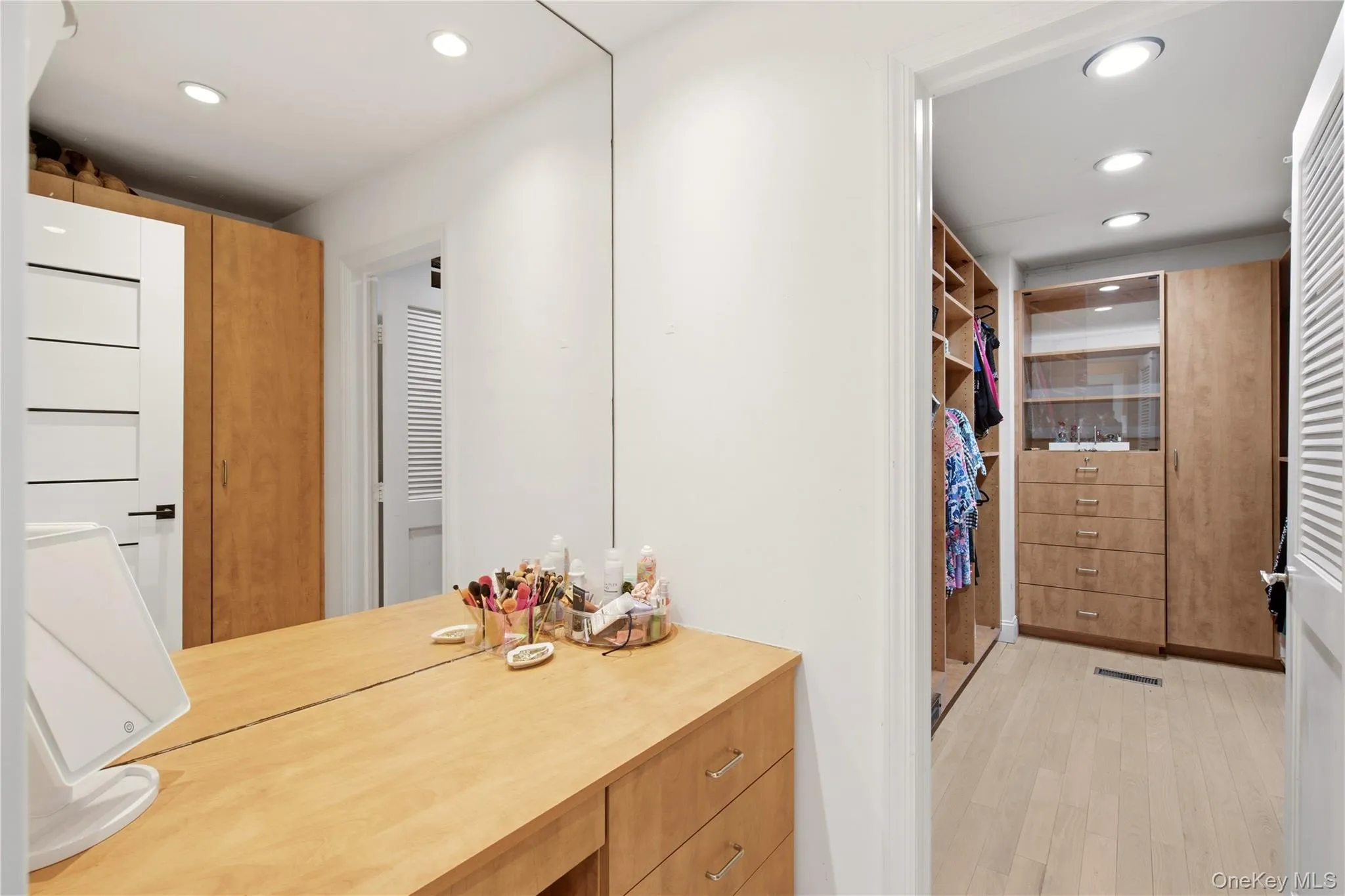 3 Engineers Road, North Hempstead, NY, 5 Bedrooms Bedrooms, 9 Rooms Rooms,3 BathroomsBathrooms,Residential,For Rent,Engineers,0,1019591 3 Engineers Road, North Hempstead, NY, 5 Bedrooms Bedrooms, 9 Rooms Rooms,3 BathroomsBathrooms,Residential,For Rent,Engineers,0,1019591