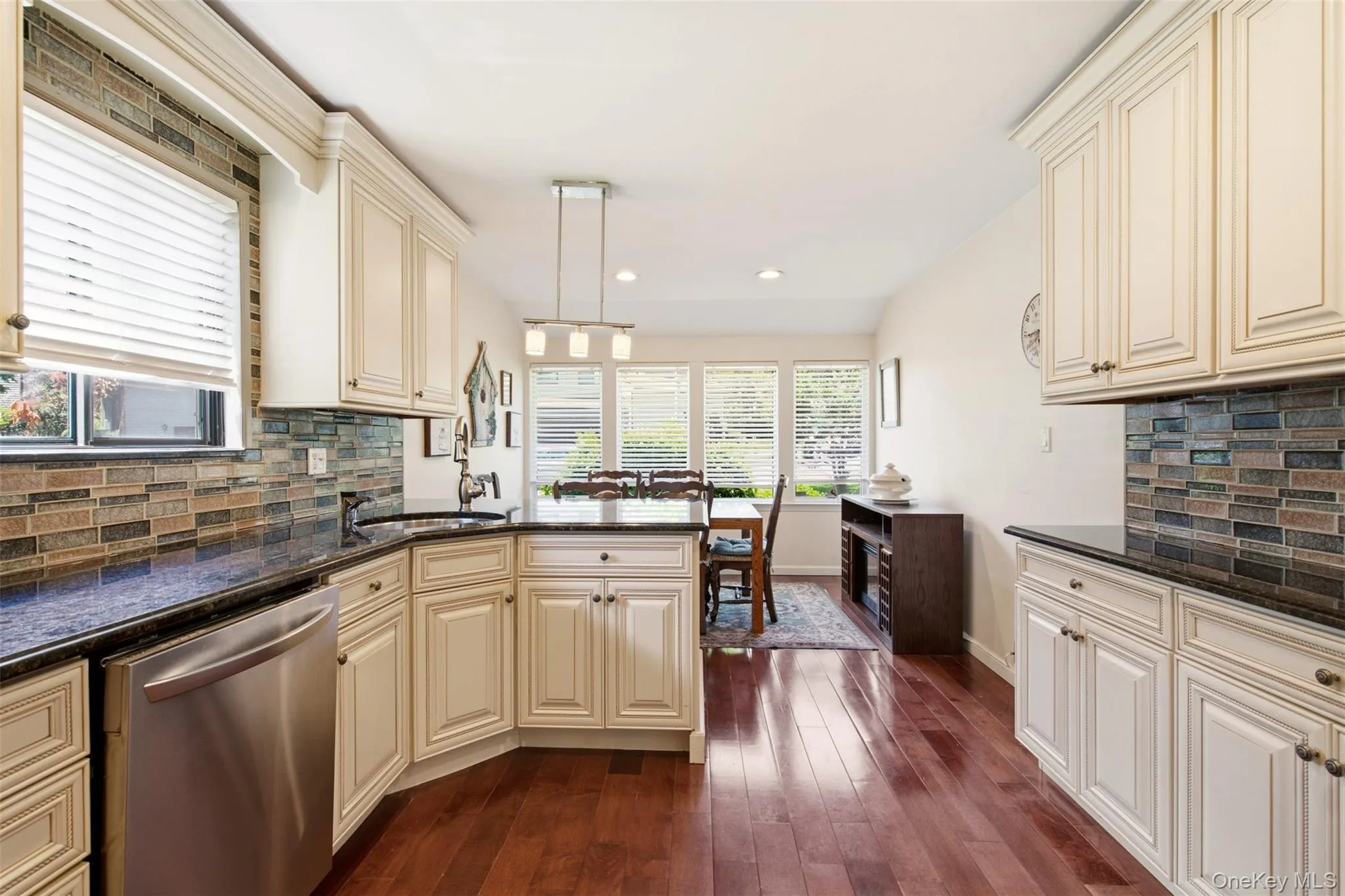112 The Glen, Oyster Bay, NY, 3 Bedrooms Bedrooms, 7 Rooms Rooms,3 BathroomsBathrooms,Residential,For Rent,The Glen,0,1019592 112 The Glen, Oyster Bay, NY, 3 Bedrooms Bedrooms, 7 Rooms Rooms,3 BathroomsBathrooms,Residential,For Rent,The Glen,0,1019592