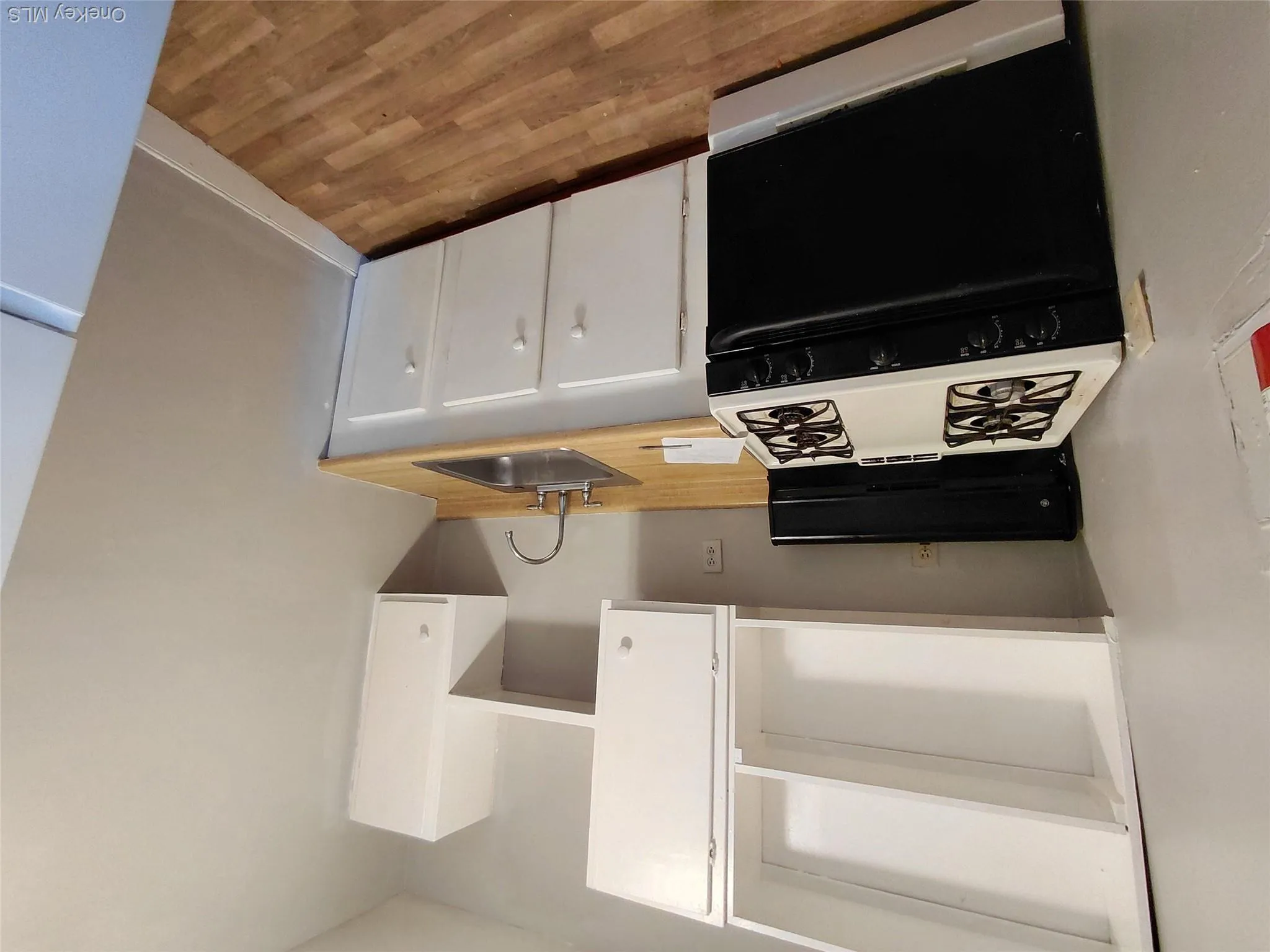 87 Pierpont Street, Kingston, NY, 2 Bedrooms Bedrooms, 5 Rooms Rooms,1 BathroomBathrooms,Residential Lease,For Rent,Pierpont,0,1019599 87 Pierpont Street, Kingston, NY, 2 Bedrooms Bedrooms, 5 Rooms Rooms,1 BathroomBathrooms,Residential Lease,For Rent,Pierpont,0,1019599