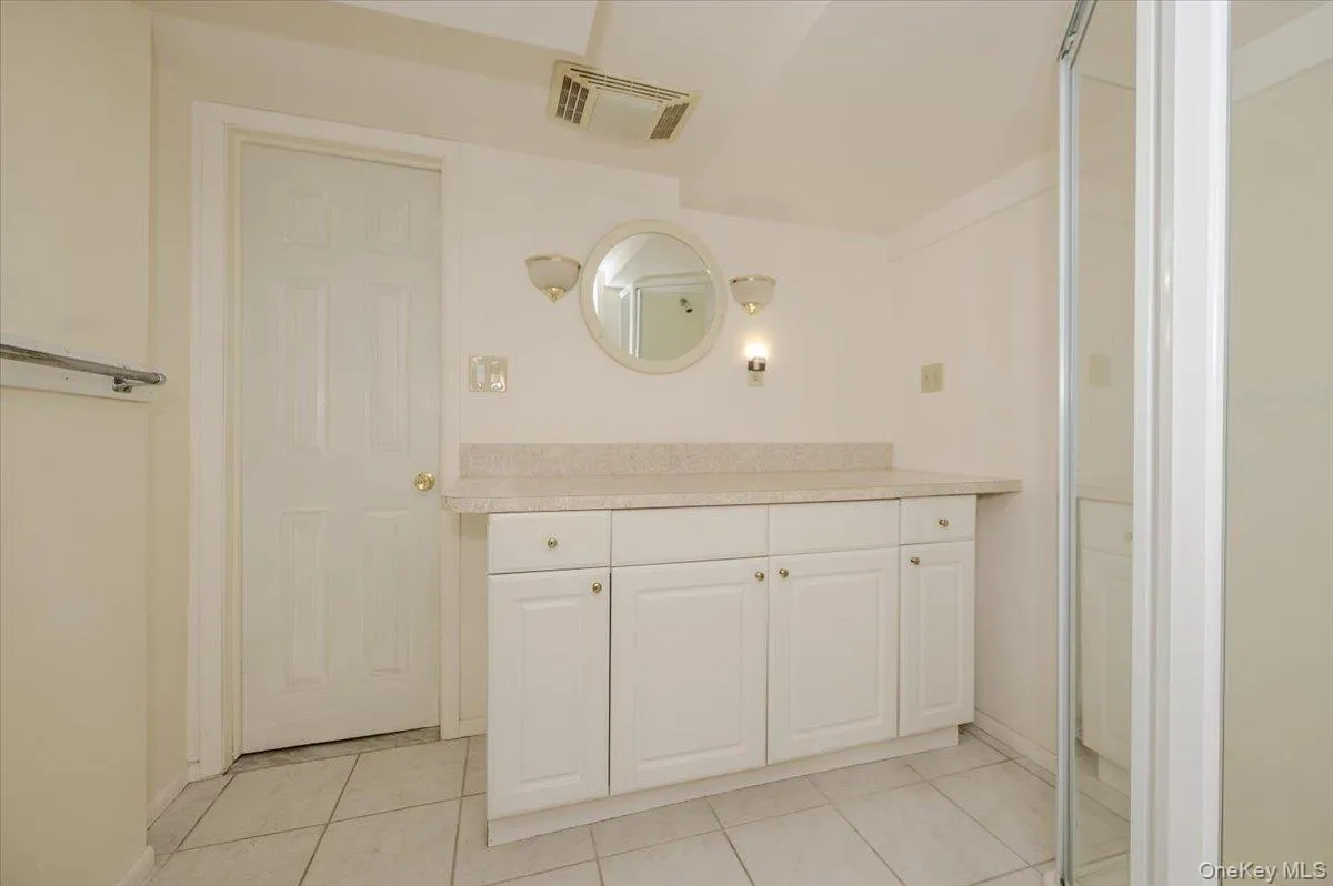5 Avdon Lane, Huntington, NY, 4 Bedrooms Bedrooms, 8 Rooms Rooms,3 BathroomsBathrooms,Residential Lease,For Rent,Avdon,0,1019601 5 Avdon Lane, Huntington, NY, 4 Bedrooms Bedrooms, 8 Rooms Rooms,3 BathroomsBathrooms,Residential Lease,For Rent,Avdon,0,1019601