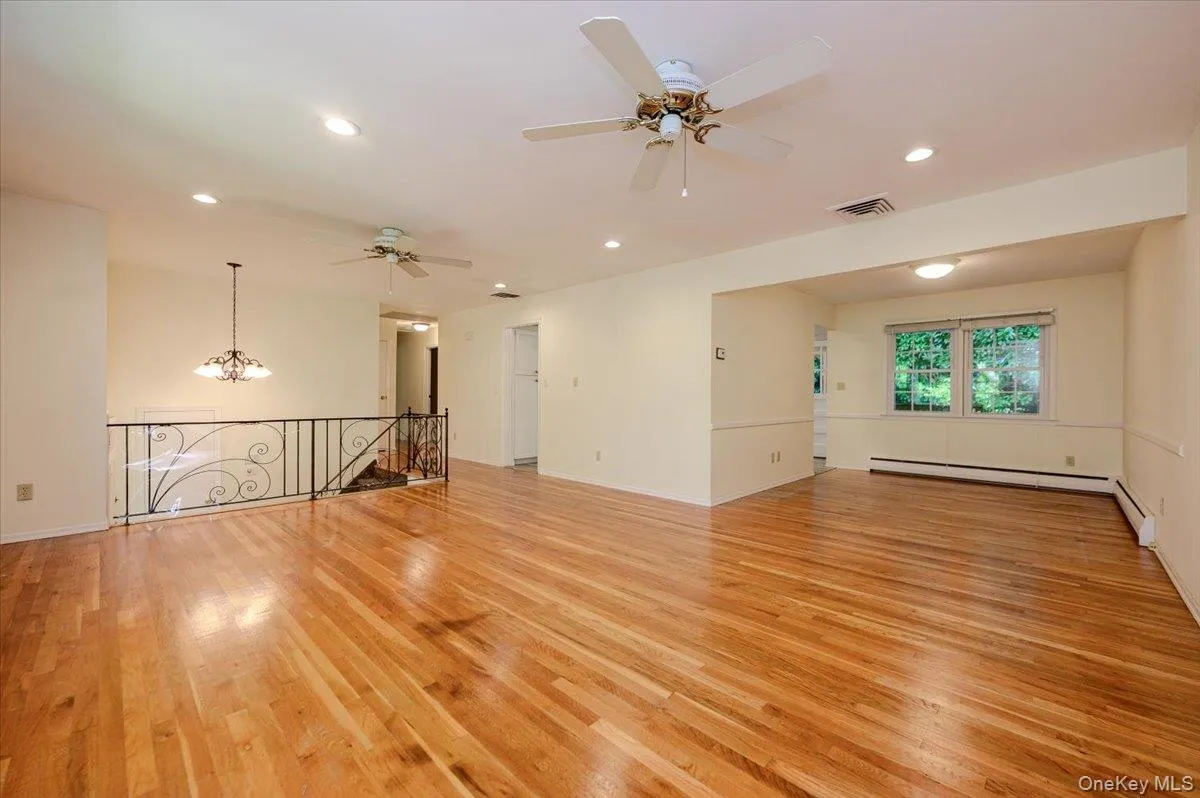 5 Avdon Lane, Huntington, NY, 4 Bedrooms Bedrooms, 8 Rooms Rooms,3 BathroomsBathrooms,Residential Lease,For Rent,Avdon,0,1019601 5 Avdon Lane, Huntington, NY, 4 Bedrooms Bedrooms, 8 Rooms Rooms,3 BathroomsBathrooms,Residential Lease,For Rent,Avdon,0,1019601