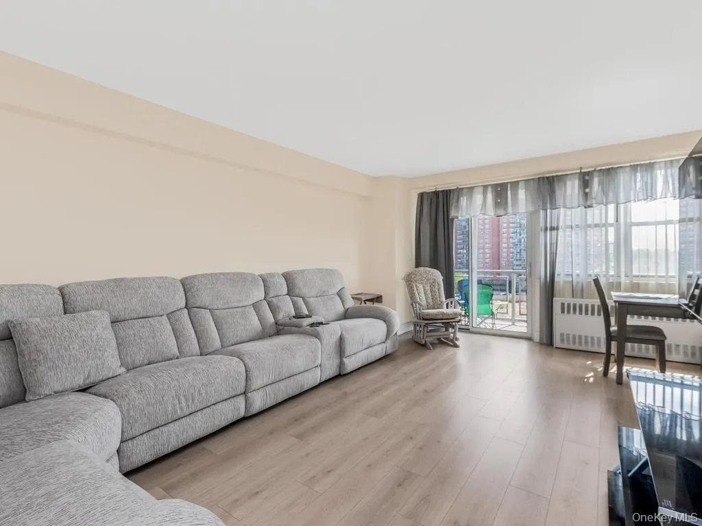 820 Boynton Avenue, New York, NY, 1 Bedroom Bedrooms, 3 Rooms Rooms,1 BathroomBathrooms,Residential,For Rent,Boynton,0,1019605 820 Boynton Avenue, New York, NY, 1 Bedroom Bedrooms, 3 Rooms Rooms,1 BathroomBathrooms,Residential,For Rent,Boynton,0,1019605
