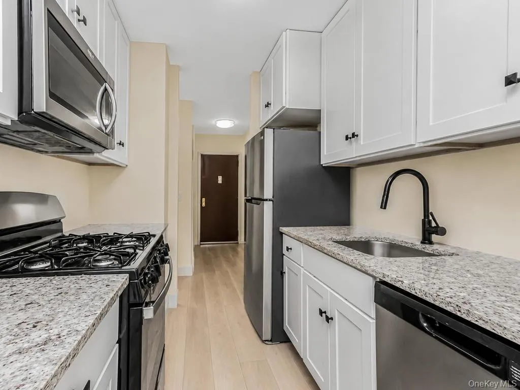 820 Boynton Avenue, New York, NY, 1 Bedroom Bedrooms, 3 Rooms Rooms,1 BathroomBathrooms,Residential,For Rent,Boynton,0,1019605 820 Boynton Avenue, New York, NY, 1 Bedroom Bedrooms, 3 Rooms Rooms,1 BathroomBathrooms,Residential,For Rent,Boynton,0,1019605
