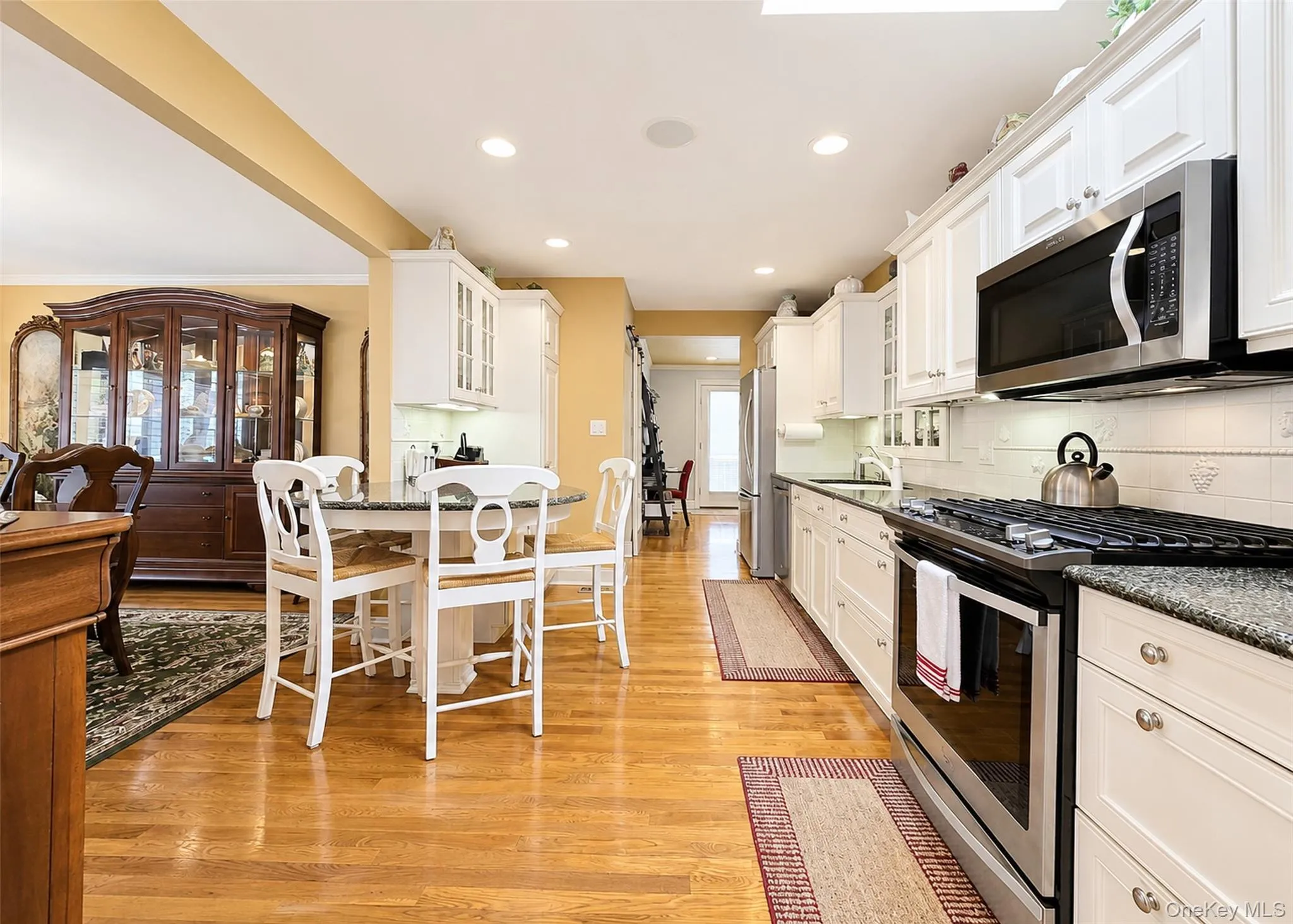 7 Talbot Lane, Smithtown, NY, 3 Bedrooms Bedrooms, 7 Rooms Rooms,2 BathroomsBathrooms,Residential,For Rent,Talbot,0,1019610 7 Talbot Lane, Smithtown, NY, 3 Bedrooms Bedrooms, 7 Rooms Rooms,2 BathroomsBathrooms,Residential,For Rent,Talbot,0,1019610