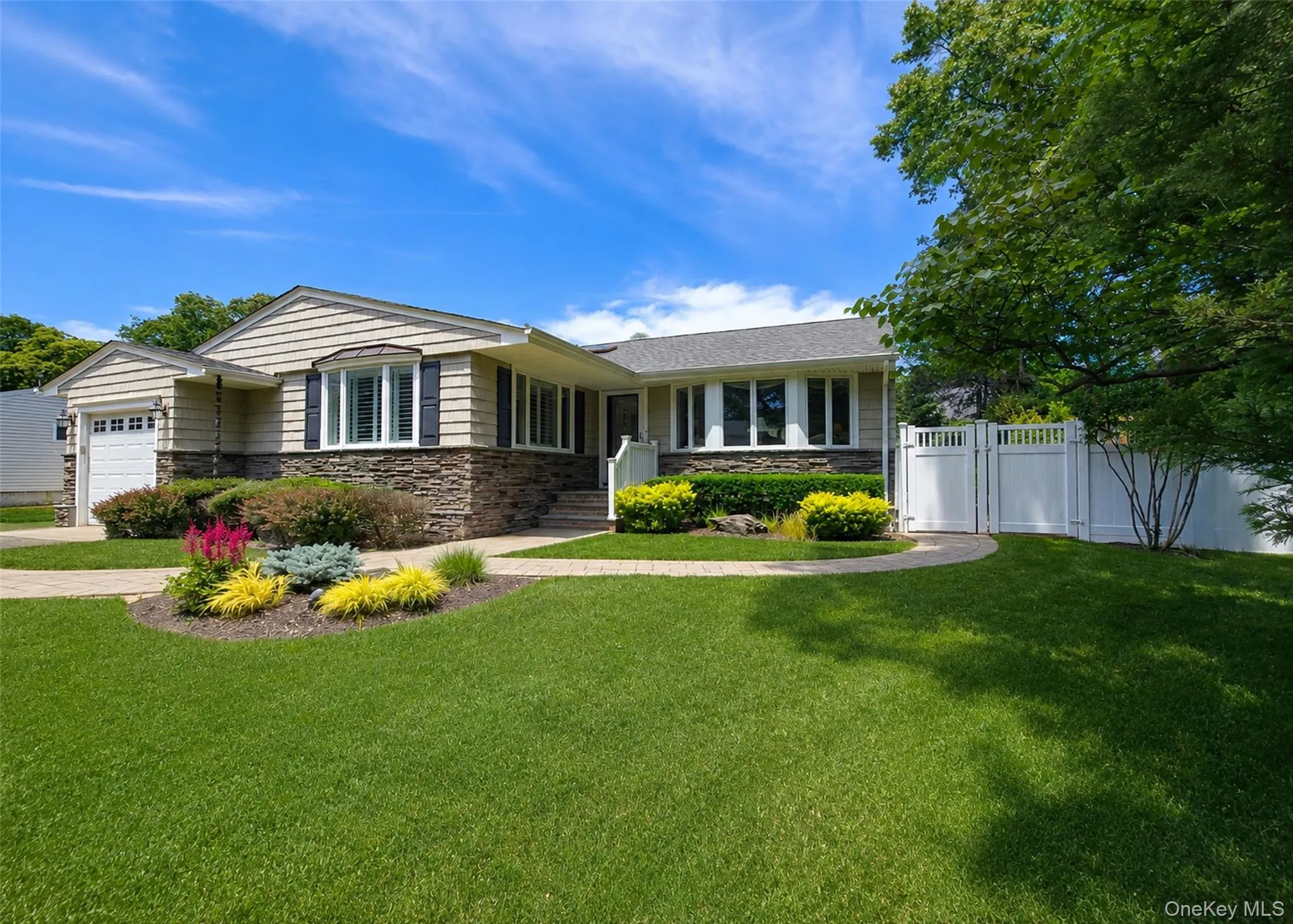 7 Talbot Lane, Smithtown, NY, 3 Bedrooms Bedrooms, 7 Rooms Rooms,2 BathroomsBathrooms,Residential,For Rent,Talbot,0,1019610 7 Talbot Lane, Smithtown, NY, 3 Bedrooms Bedrooms, 7 Rooms Rooms,2 BathroomsBathrooms,Residential,For Rent,Talbot,0,1019610