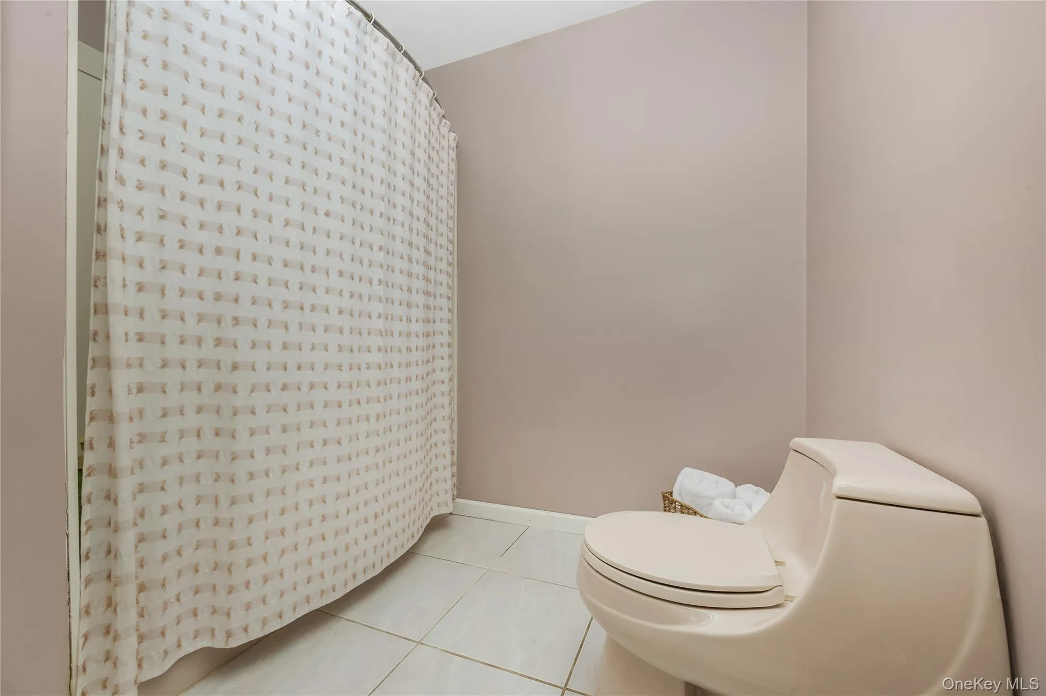 6 Twilight Court, Huntington, NY, 5 Bedrooms Bedrooms, 12 Rooms Rooms,3 BathroomsBathrooms,Residential,For Rent,Twilight,0,1019611 6 Twilight Court, Huntington, NY, 5 Bedrooms Bedrooms, 12 Rooms Rooms,3 BathroomsBathrooms,Residential,For Rent,Twilight,0,1019611