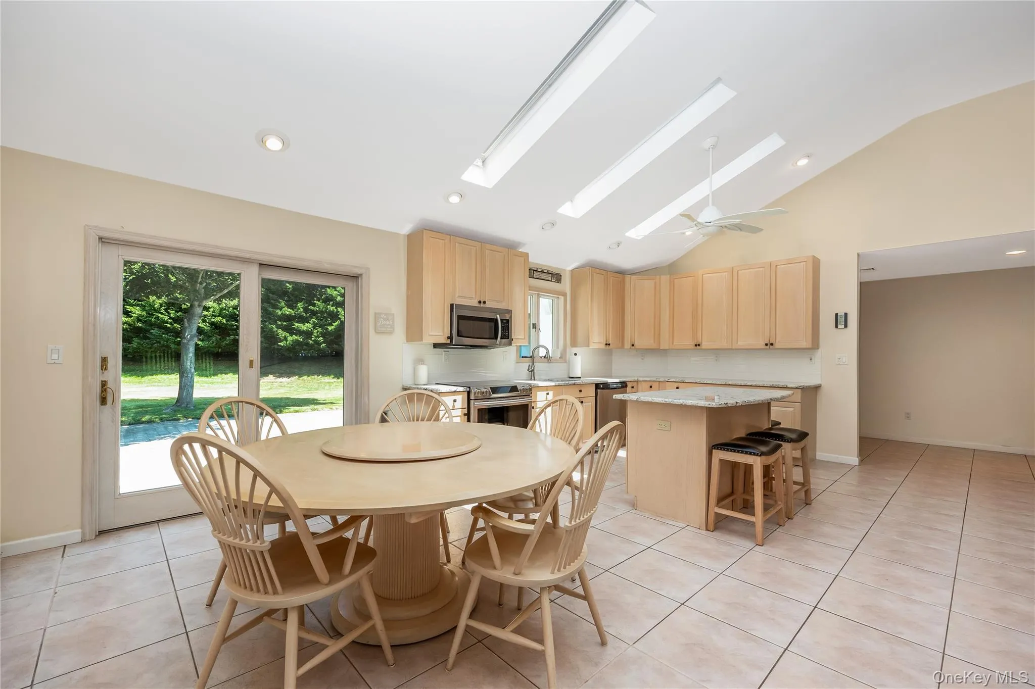 6 Twilight Court, Huntington, NY, 5 Bedrooms Bedrooms, 12 Rooms Rooms,3 BathroomsBathrooms,Residential,For Rent,Twilight,0,1019611 6 Twilight Court, Huntington, NY, 5 Bedrooms Bedrooms, 12 Rooms Rooms,3 BathroomsBathrooms,Residential,For Rent,Twilight,0,1019611