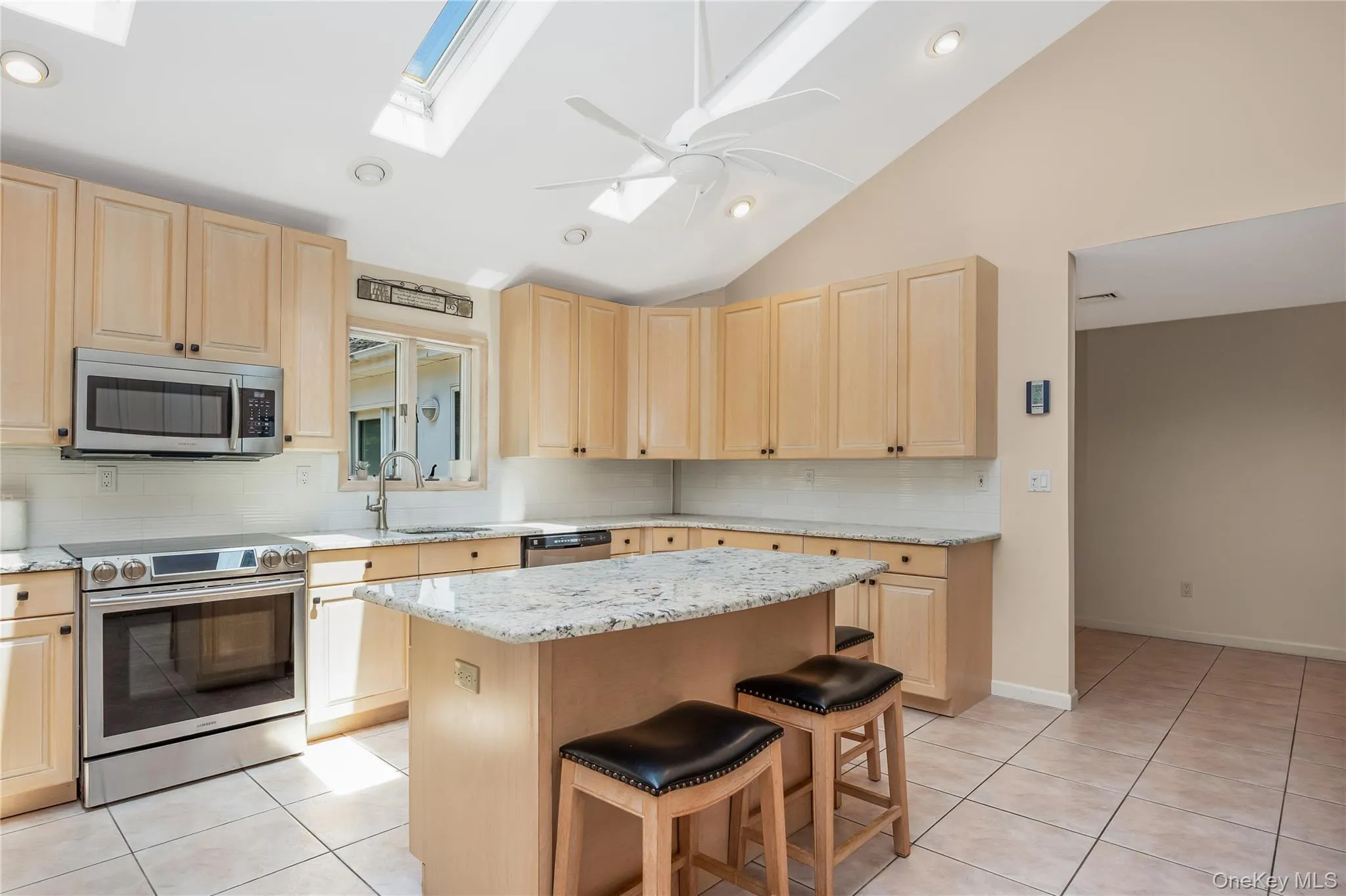 6 Twilight Court, Huntington, NY, 5 Bedrooms Bedrooms, 12 Rooms Rooms,3 BathroomsBathrooms,Residential,For Rent,Twilight,0,1019611 6 Twilight Court, Huntington, NY, 5 Bedrooms Bedrooms, 12 Rooms Rooms,3 BathroomsBathrooms,Residential,For Rent,Twilight,0,1019611