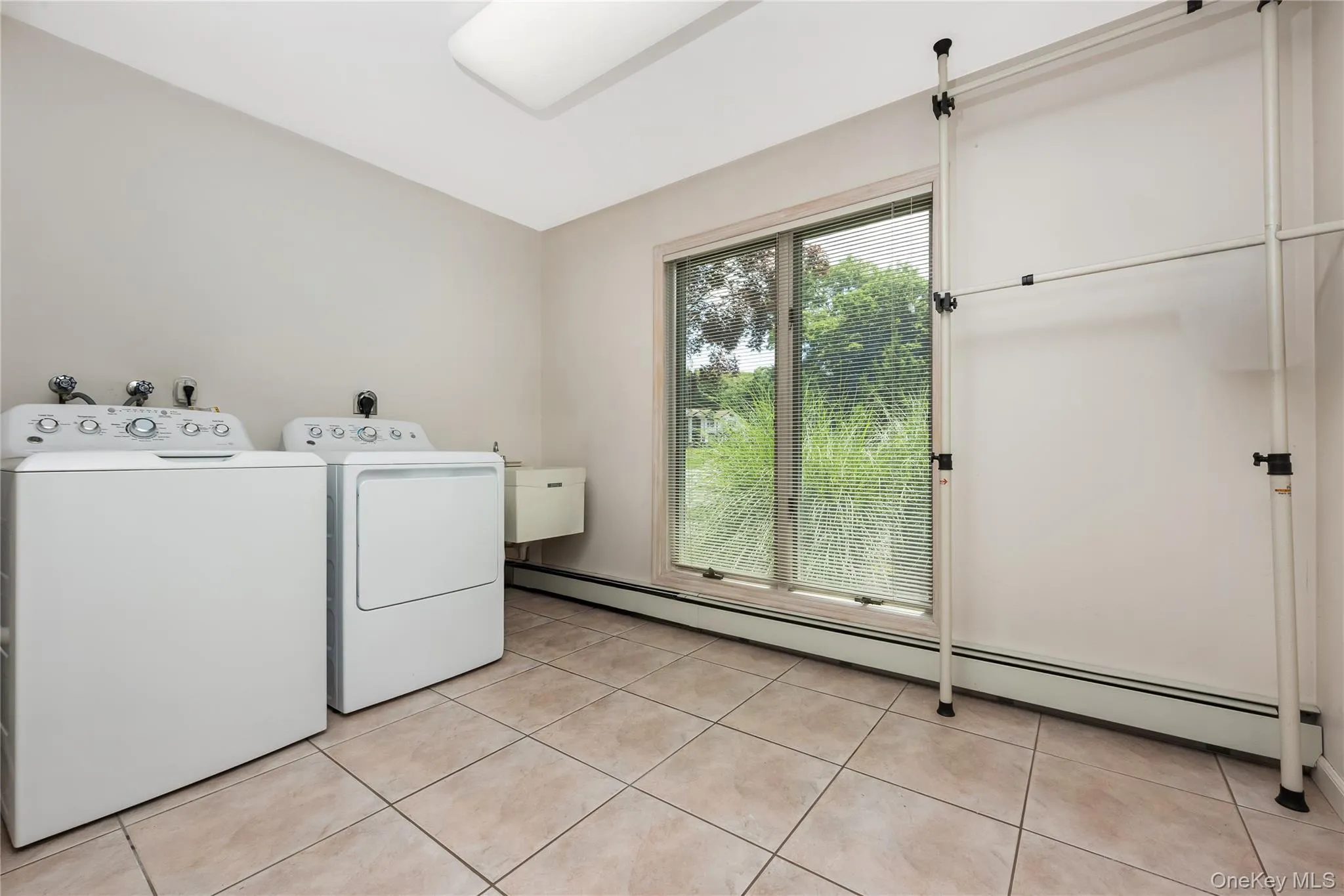 6 Twilight Court, Huntington, NY, 5 Bedrooms Bedrooms, 12 Rooms Rooms,3 BathroomsBathrooms,Residential,For Rent,Twilight,0,1019611 6 Twilight Court, Huntington, NY, 5 Bedrooms Bedrooms, 12 Rooms Rooms,3 BathroomsBathrooms,Residential,For Rent,Twilight,0,1019611