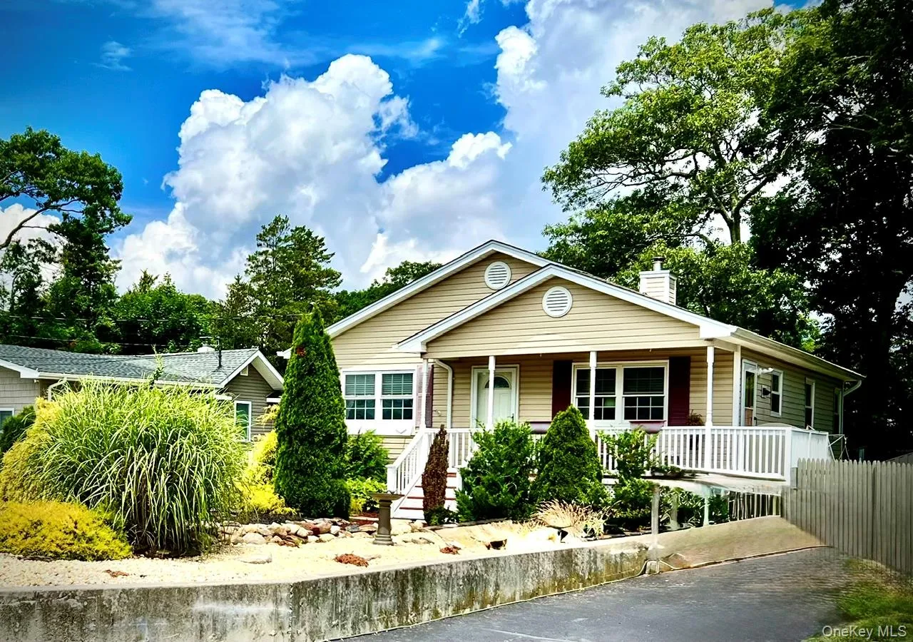 89 Rugby Drive, Brookhaven, NY, 3 Bedrooms Bedrooms, 5 Rooms Rooms,1 BathroomBathrooms,Residential,For Rent,Rugby,0,1019612 89 Rugby Drive, Brookhaven, NY, 3 Bedrooms Bedrooms, 5 Rooms Rooms,1 BathroomBathrooms,Residential,For Rent,Rugby,0,1019612