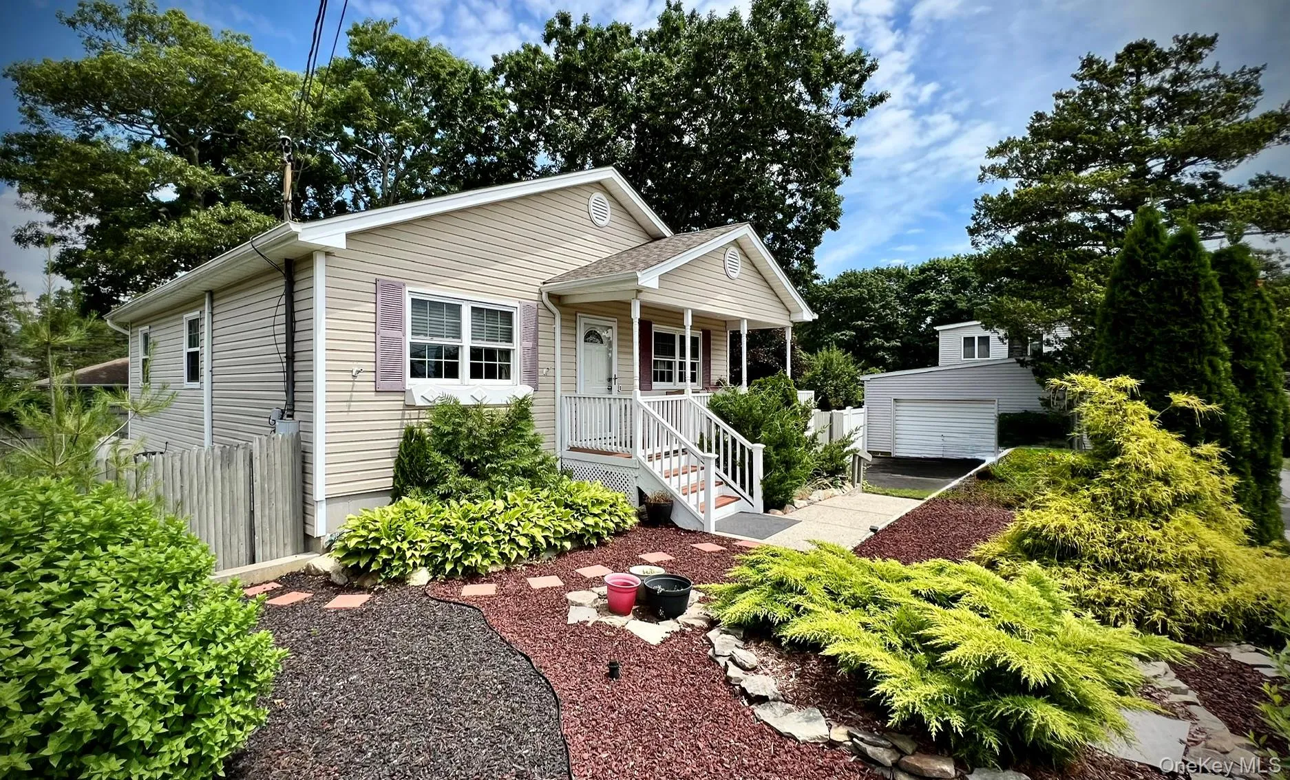 89 Rugby Drive, Brookhaven, NY, 3 Bedrooms Bedrooms, 5 Rooms Rooms,1 BathroomBathrooms,Residential,For Rent,Rugby,0,1019612 89 Rugby Drive, Brookhaven, NY, 3 Bedrooms Bedrooms, 5 Rooms Rooms,1 BathroomBathrooms,Residential,For Rent,Rugby,0,1019612