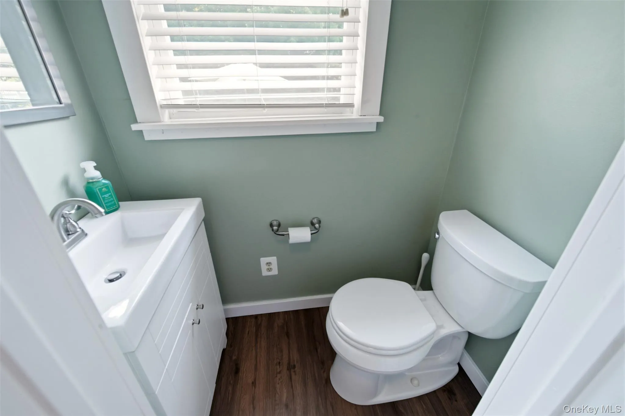 131 Terrace Avenue, West Babylon, NY, 3 Bedrooms Bedrooms, 6 Rooms Rooms,1 BathroomBathrooms,Residential,For Rent,Terrace,0,1019614 131 Terrace Avenue, West Babylon, NY, 3 Bedrooms Bedrooms, 6 Rooms Rooms,1 BathroomBathrooms,Residential,For Rent,Terrace,0,1019614