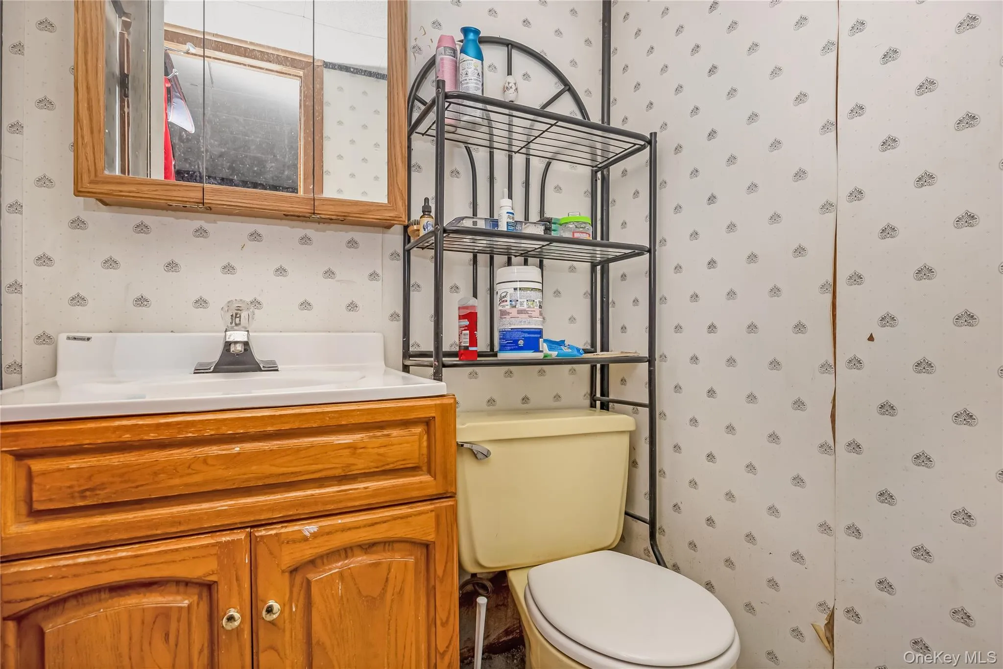 23 Scholl Drive, Oyster Bay, NY, 4 Bedrooms Bedrooms, 7 Rooms Rooms,1 BathroomBathrooms,Residential,For Rent,Scholl,0,1019615 23 Scholl Drive, Oyster Bay, NY, 4 Bedrooms Bedrooms, 7 Rooms Rooms,1 BathroomBathrooms,Residential,For Rent,Scholl,0,1019615