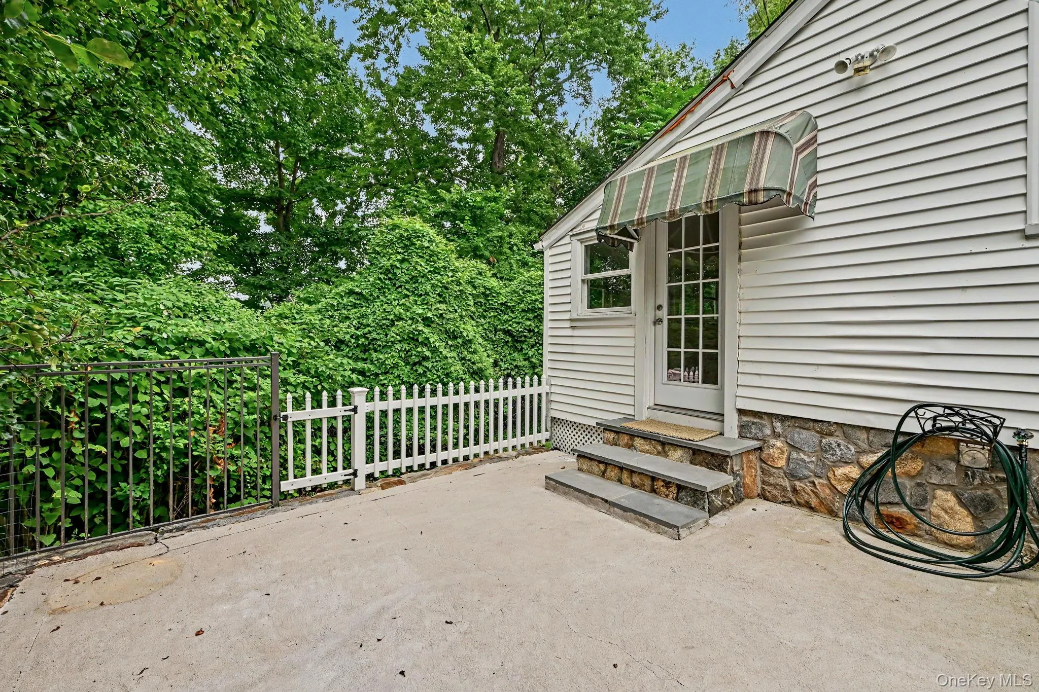4R Highview Avenue, Greenwich, CT, 1 Bedroom Bedrooms, 5 Rooms Rooms,1 BathroomBathrooms,Residential Lease,For Rent,Highview,0,1019618 4R Highview Avenue, Greenwich, CT, 1 Bedroom Bedrooms, 5 Rooms Rooms,1 BathroomBathrooms,Residential Lease,For Rent,Highview,0,1019618