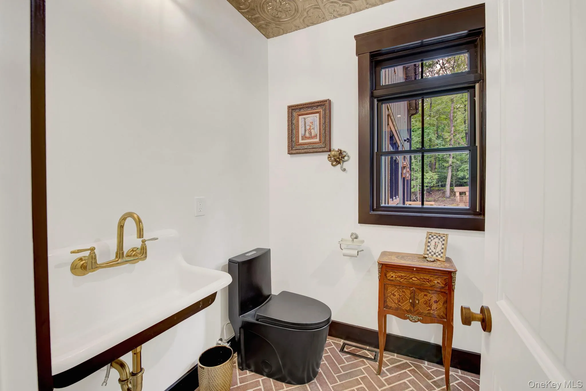 301 Old Mill Road, Smithtown, NY, 6 Bedrooms Bedrooms, 10 Rooms Rooms,4 BathroomsBathrooms,Residential,For Rent,Old Mill,0,1019623 301 Old Mill Road, Smithtown, NY, 6 Bedrooms Bedrooms, 10 Rooms Rooms,4 BathroomsBathrooms,Residential,For Rent,Old Mill,0,1019623
