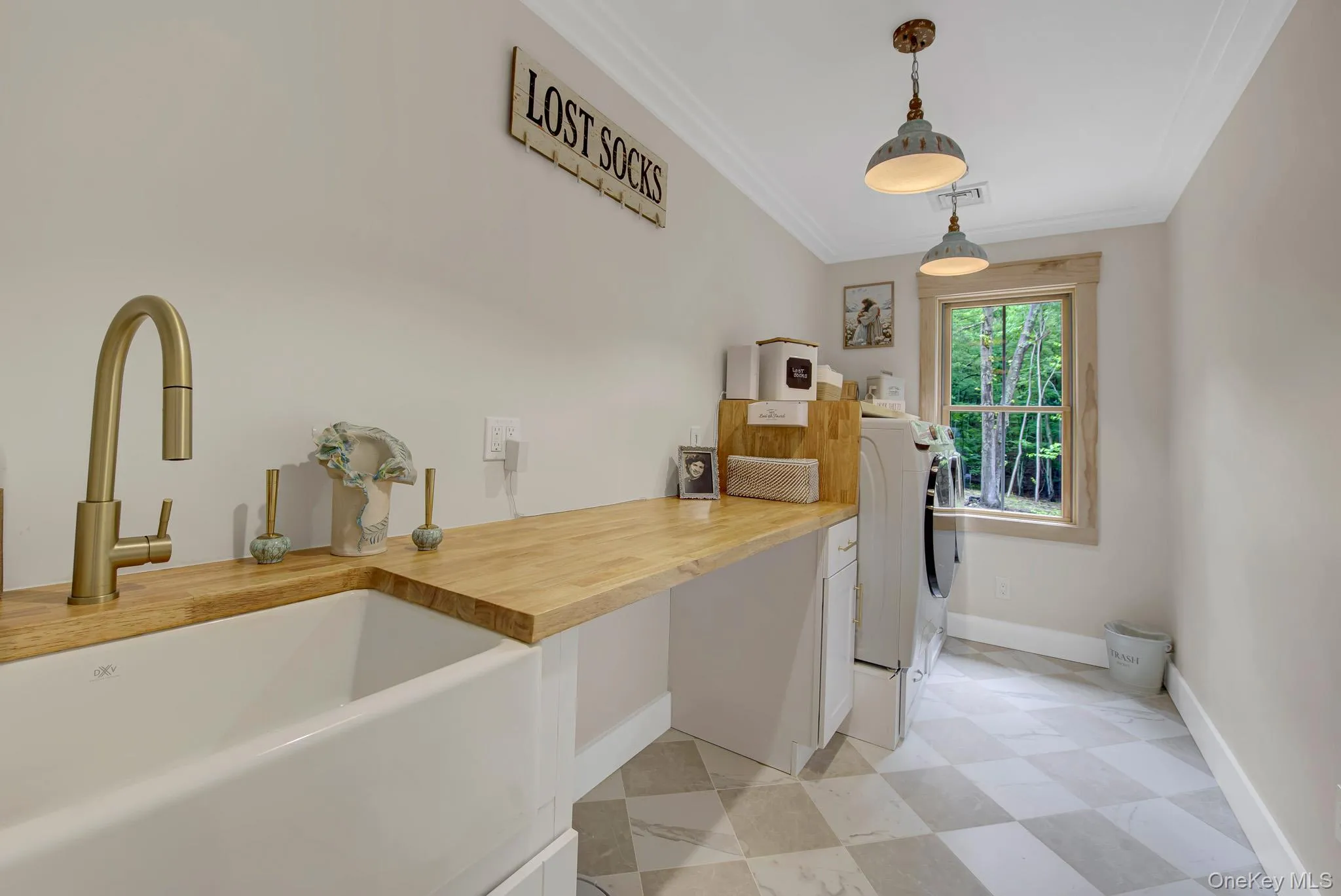 301 Old Mill Road, Smithtown, NY, 6 Bedrooms Bedrooms, 10 Rooms Rooms,4 BathroomsBathrooms,Residential,For Rent,Old Mill,0,1019623 301 Old Mill Road, Smithtown, NY, 6 Bedrooms Bedrooms, 10 Rooms Rooms,4 BathroomsBathrooms,Residential,For Rent,Old Mill,0,1019623