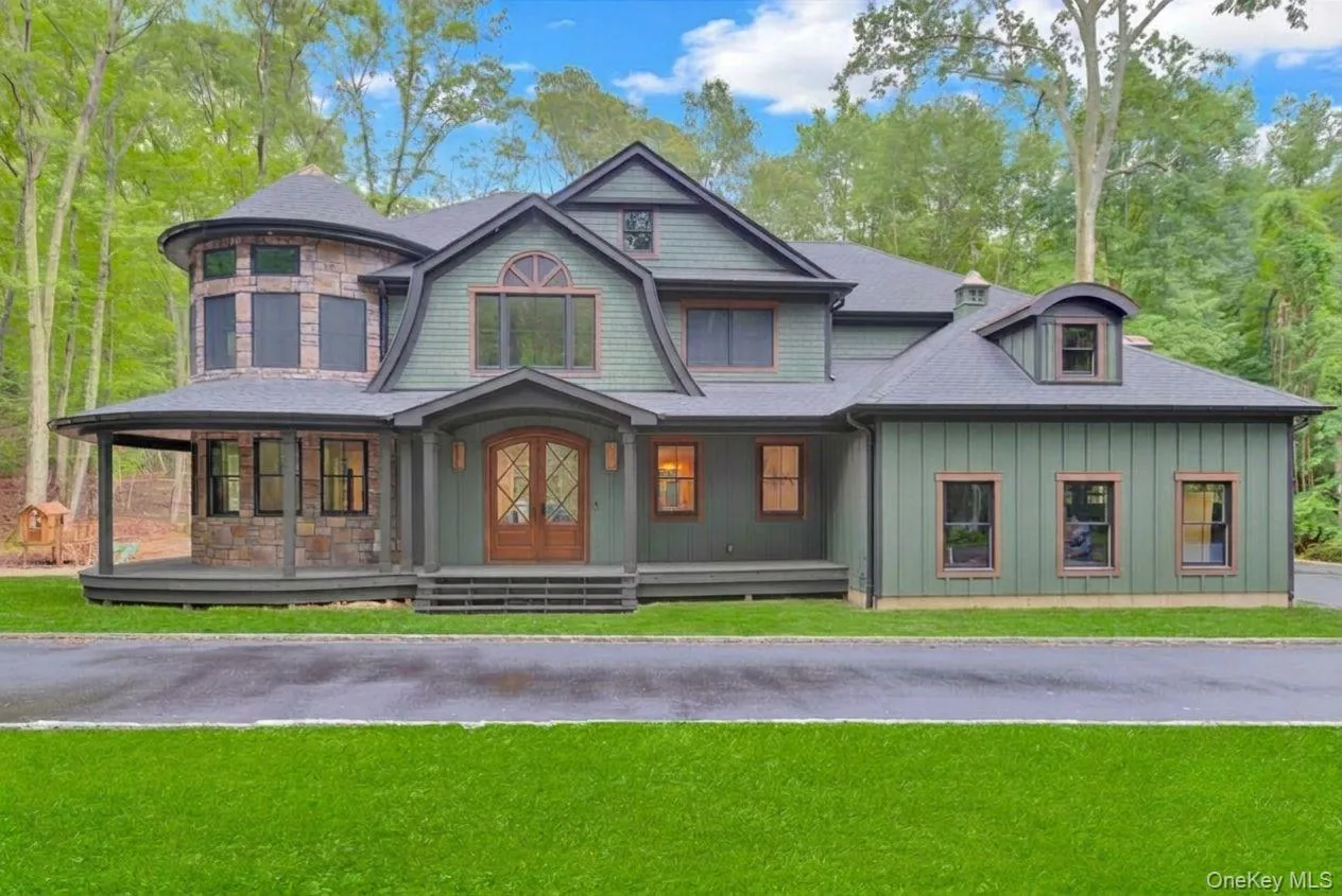 301 Old Mill Road, Smithtown, NY, 6 Bedrooms Bedrooms, 10 Rooms Rooms,4 BathroomsBathrooms,Residential,For Rent,Old Mill,0,1019623 301 Old Mill Road, Smithtown, NY, 6 Bedrooms Bedrooms, 10 Rooms Rooms,4 BathroomsBathrooms,Residential,For Rent,Old Mill,0,1019623