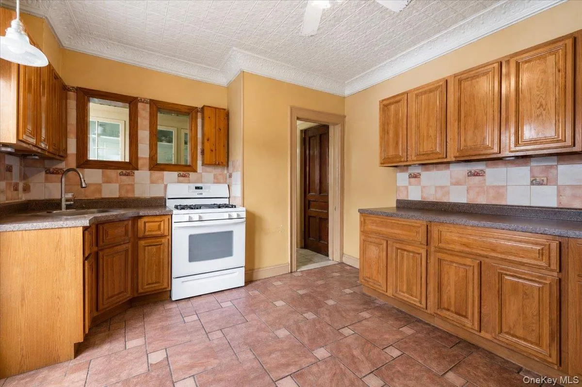 Eat in kitchen Eat in kitchen