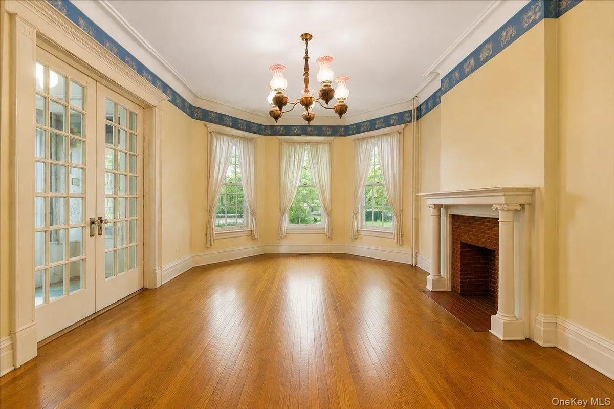 Large living room with fireplace Large living room with fireplace