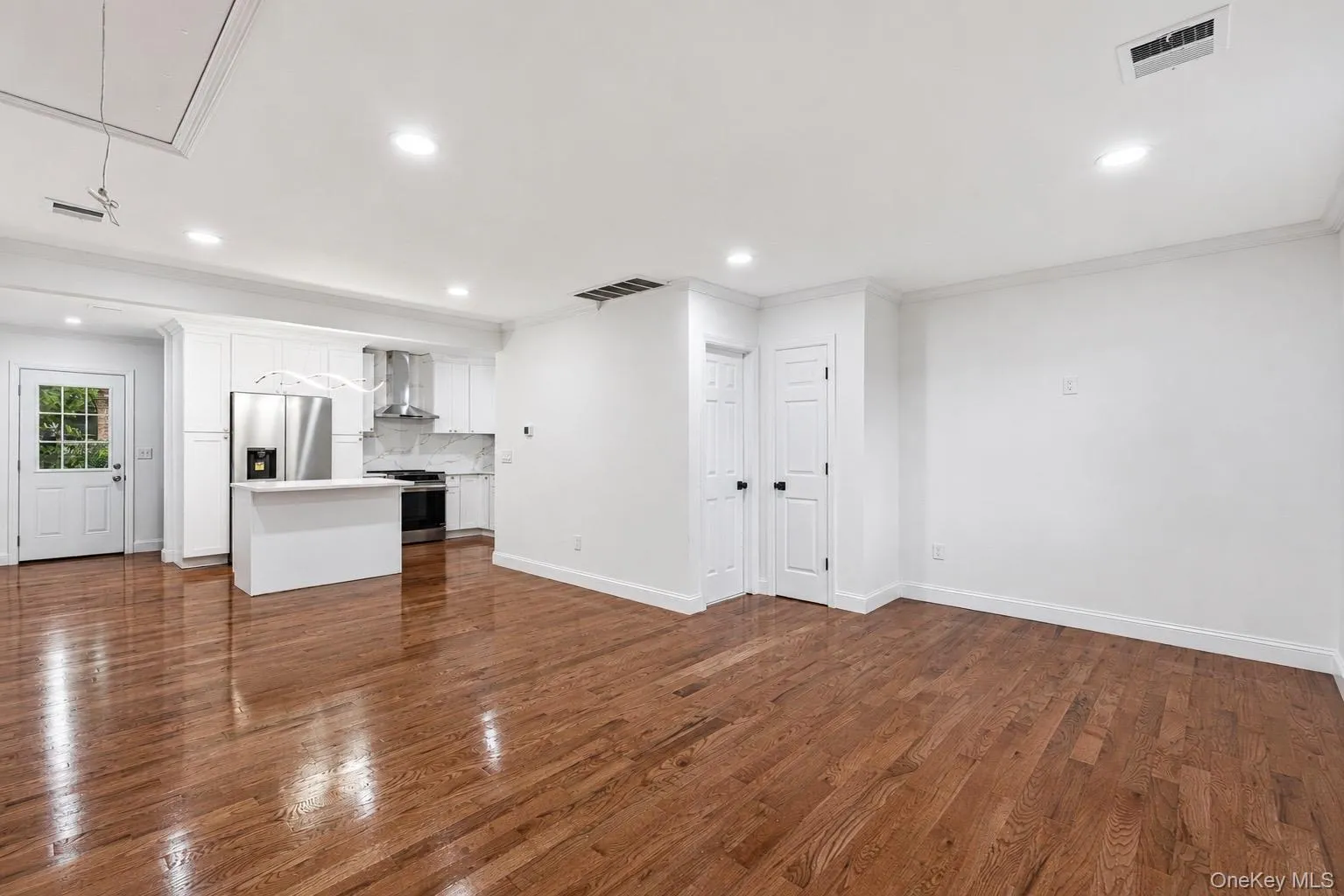 606 Catskill Avenue, Babylon, NY, 3 Bedrooms Bedrooms, 7 Rooms Rooms,1 BathroomBathrooms,Residential,For Rent,Catskill,0,1019632 606 Catskill Avenue, Babylon, NY, 3 Bedrooms Bedrooms, 7 Rooms Rooms,1 BathroomBathrooms,Residential,For Rent,Catskill,0,1019632