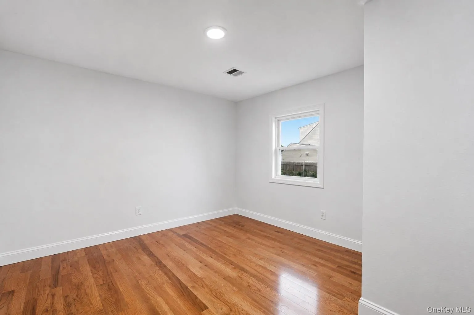 606 Catskill Avenue, Babylon, NY, 3 Bedrooms Bedrooms, 7 Rooms Rooms,1 BathroomBathrooms,Residential,For Rent,Catskill,0,1019632 606 Catskill Avenue, Babylon, NY, 3 Bedrooms Bedrooms, 7 Rooms Rooms,1 BathroomBathrooms,Residential,For Rent,Catskill,0,1019632