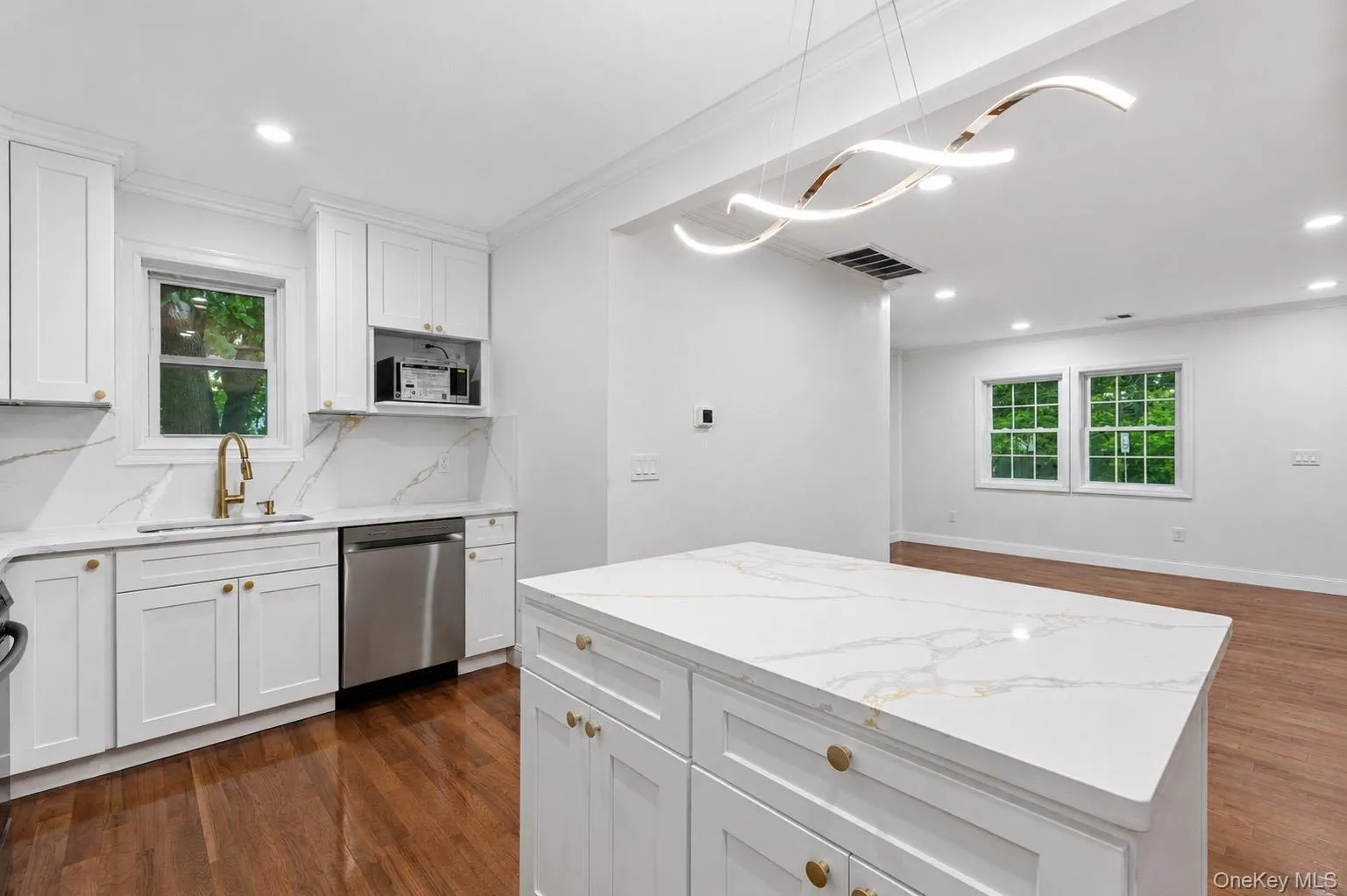606 Catskill Avenue, Babylon, NY, 3 Bedrooms Bedrooms, 7 Rooms Rooms,1 BathroomBathrooms,Residential,For Rent,Catskill,0,1019632 606 Catskill Avenue, Babylon, NY, 3 Bedrooms Bedrooms, 7 Rooms Rooms,1 BathroomBathrooms,Residential,For Rent,Catskill,0,1019632