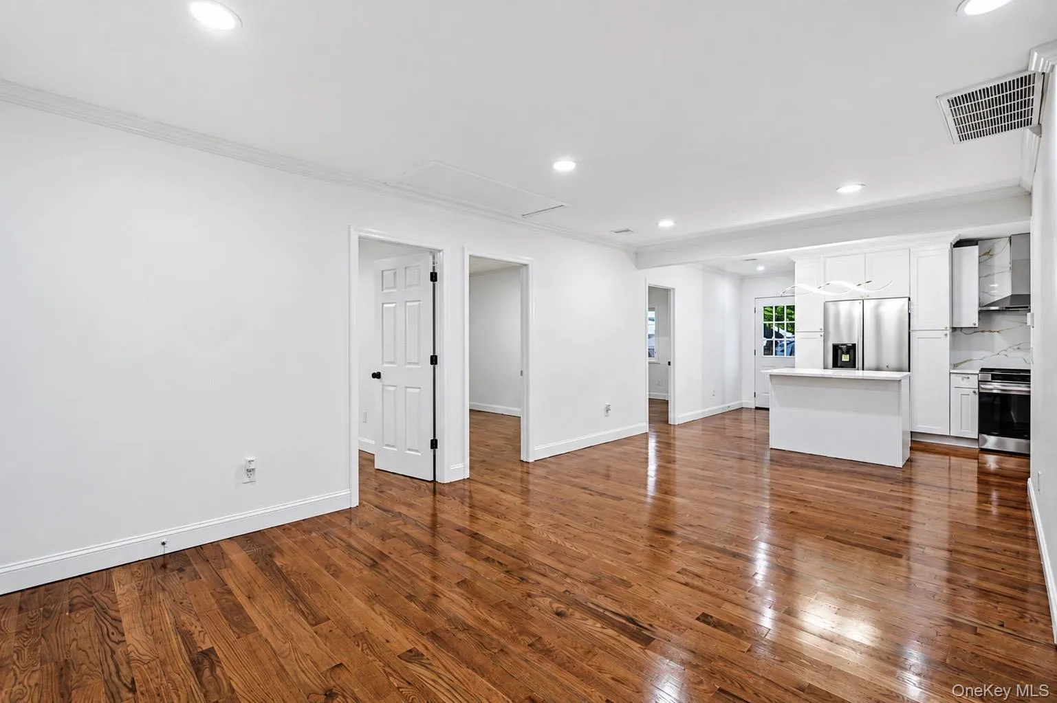 606 Catskill Avenue, Babylon, NY, 3 Bedrooms Bedrooms, 7 Rooms Rooms,1 BathroomBathrooms,Residential,For Rent,Catskill,0,1019632 606 Catskill Avenue, Babylon, NY, 3 Bedrooms Bedrooms, 7 Rooms Rooms,1 BathroomBathrooms,Residential,For Rent,Catskill,0,1019632