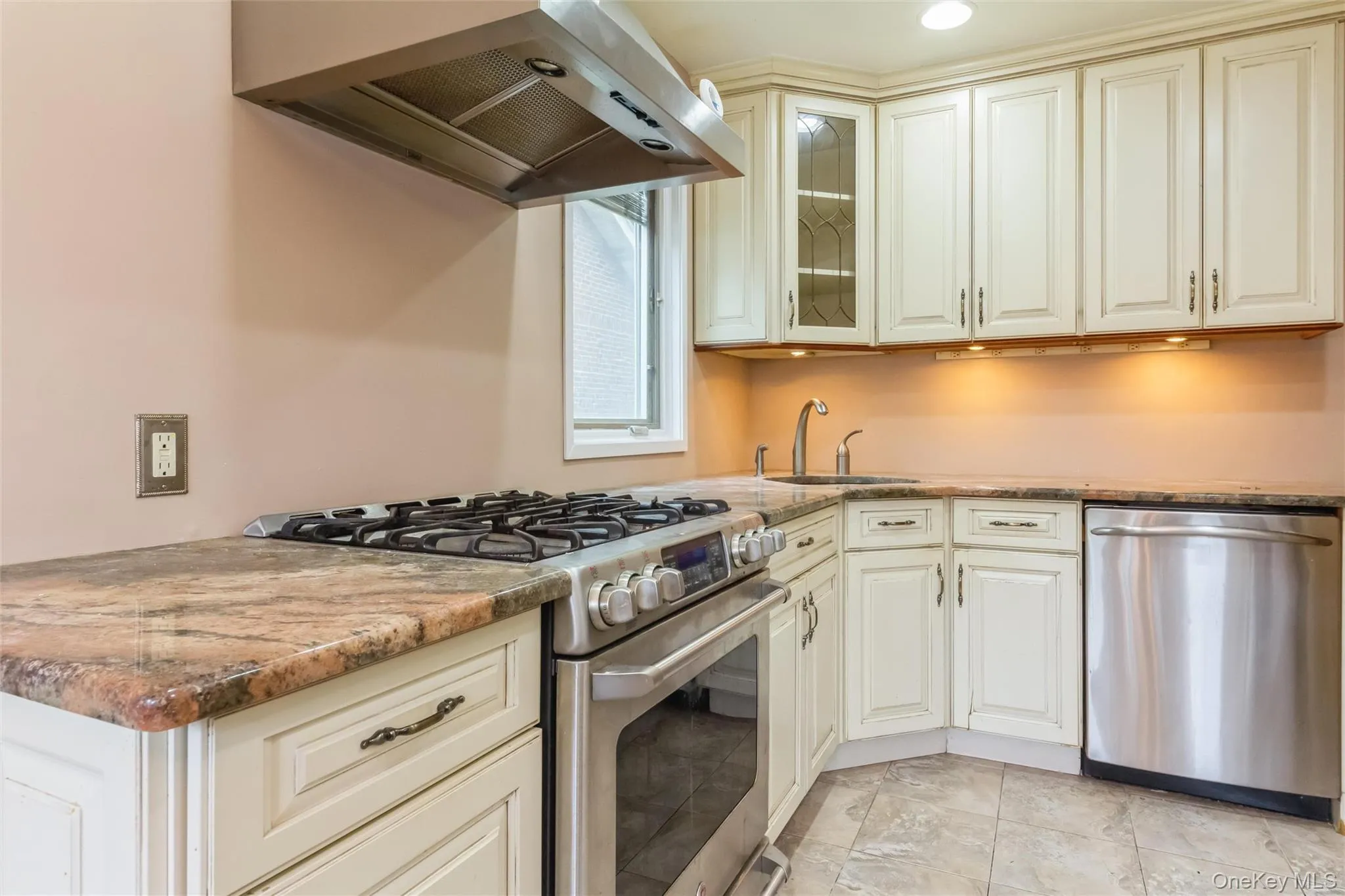 5 Cambridge Street, Hempstead, NY, 4 Bedrooms Bedrooms, 7 Rooms Rooms,2 BathroomsBathrooms,Residential,For Rent,Cambridge,0,1019634 5 Cambridge Street, Hempstead, NY, 4 Bedrooms Bedrooms, 7 Rooms Rooms,2 BathroomsBathrooms,Residential,For Rent,Cambridge,0,1019634