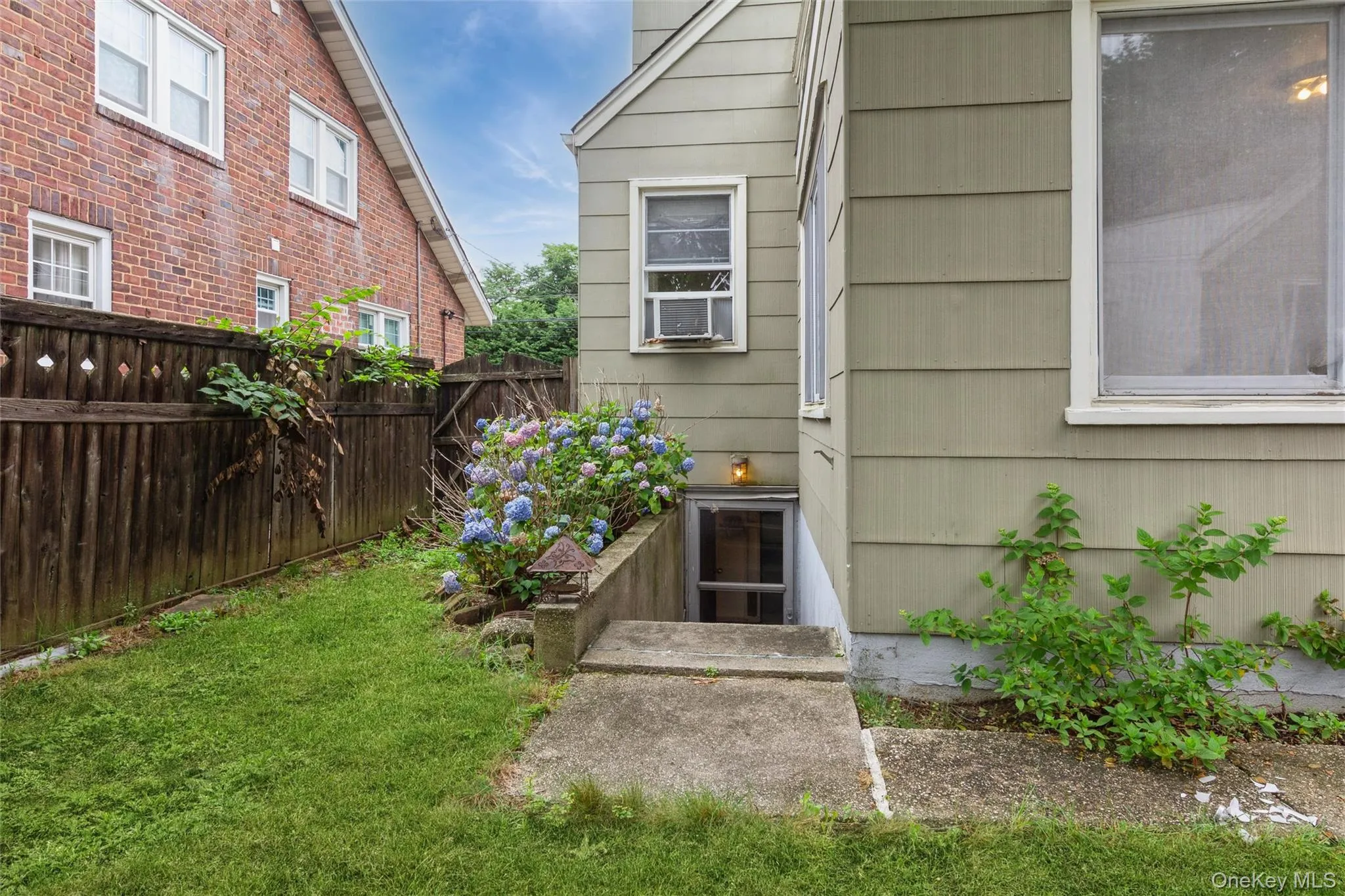 5 Cambridge Street, Hempstead, NY, 4 Bedrooms Bedrooms, 7 Rooms Rooms,2 BathroomsBathrooms,Residential,For Rent,Cambridge,0,1019634 5 Cambridge Street, Hempstead, NY, 4 Bedrooms Bedrooms, 7 Rooms Rooms,2 BathroomsBathrooms,Residential,For Rent,Cambridge,0,1019634