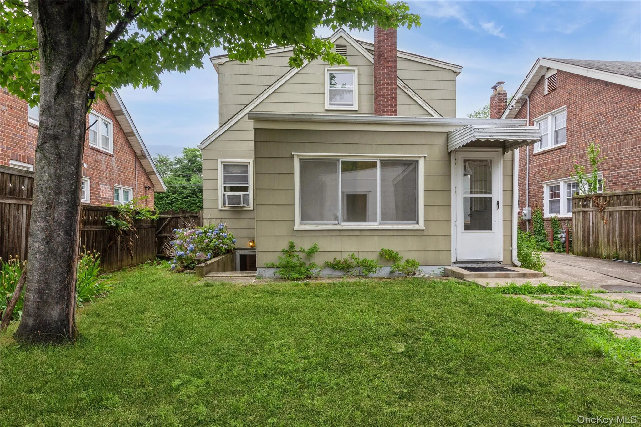 5 Cambridge Street, Hempstead, NY, 4 Bedrooms Bedrooms, 7 Rooms Rooms,2 BathroomsBathrooms,Residential,For Rent,Cambridge,0,1019634 5 Cambridge Street, Hempstead, NY, 4 Bedrooms Bedrooms, 7 Rooms Rooms,2 BathroomsBathrooms,Residential,For Rent,Cambridge,0,1019634