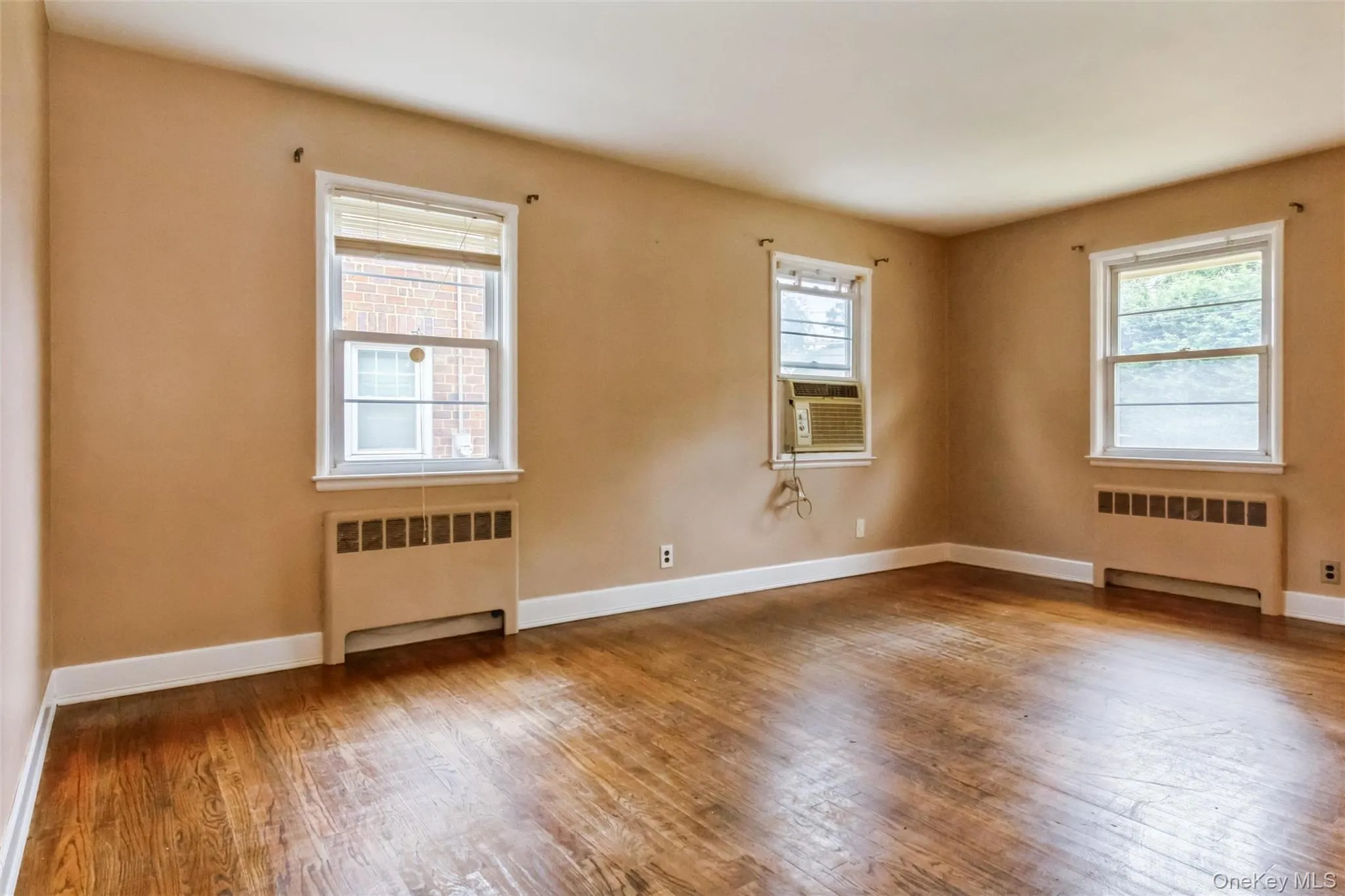 5 Cambridge Street, Hempstead, NY, 4 Bedrooms Bedrooms, 7 Rooms Rooms,2 BathroomsBathrooms,Residential,For Rent,Cambridge,0,1019634 5 Cambridge Street, Hempstead, NY, 4 Bedrooms Bedrooms, 7 Rooms Rooms,2 BathroomsBathrooms,Residential,For Rent,Cambridge,0,1019634