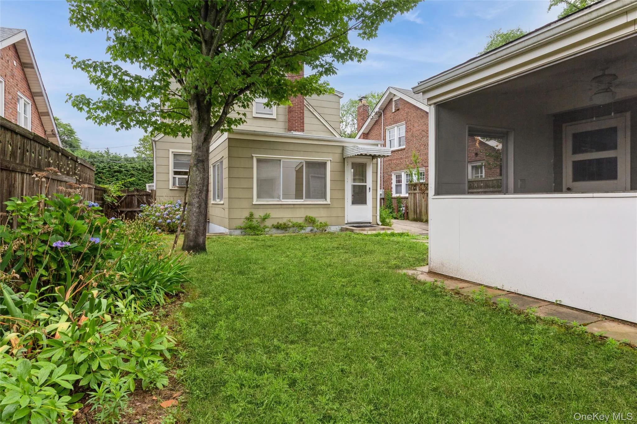 5 Cambridge Street, Hempstead, NY, 4 Bedrooms Bedrooms, 7 Rooms Rooms,2 BathroomsBathrooms,Residential,For Rent,Cambridge,0,1019634 5 Cambridge Street, Hempstead, NY, 4 Bedrooms Bedrooms, 7 Rooms Rooms,2 BathroomsBathrooms,Residential,For Rent,Cambridge,0,1019634