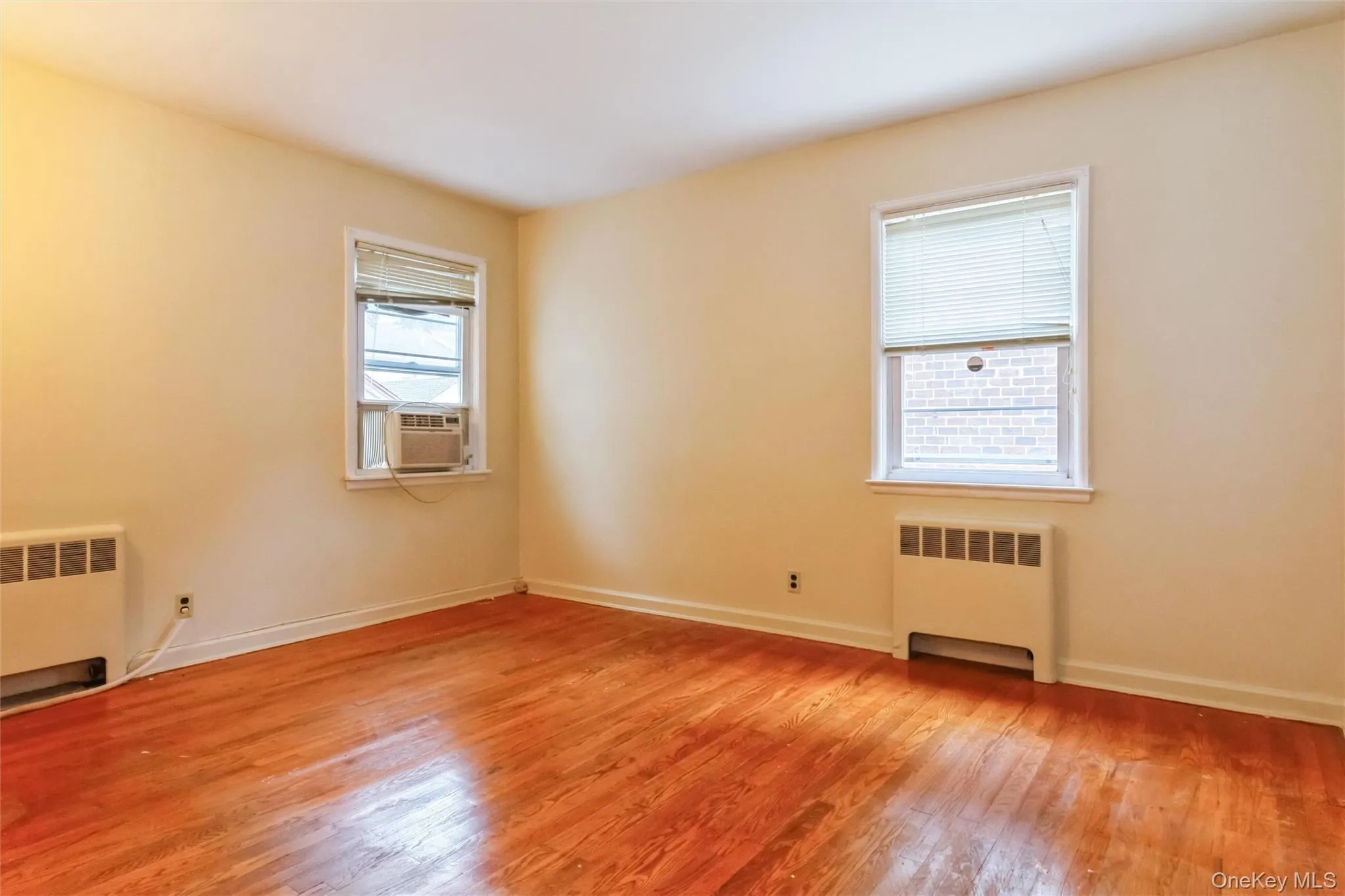 5 Cambridge Street, Hempstead, NY, 4 Bedrooms Bedrooms, 7 Rooms Rooms,2 BathroomsBathrooms,Residential,For Rent,Cambridge,0,1019634 5 Cambridge Street, Hempstead, NY, 4 Bedrooms Bedrooms, 7 Rooms Rooms,2 BathroomsBathrooms,Residential,For Rent,Cambridge,0,1019634