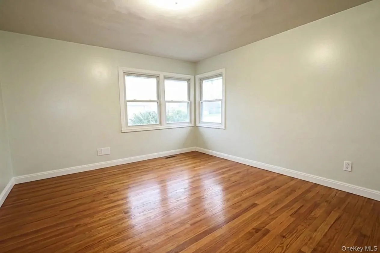 4108 Wilder Avenue, New York, NY, 2 Bedrooms Bedrooms, 5 Rooms Rooms,1 BathroomBathrooms,Residential,For Rent,Wilder,0,1019640 4108 Wilder Avenue, New York, NY, 2 Bedrooms Bedrooms, 5 Rooms Rooms,1 BathroomBathrooms,Residential,For Rent,Wilder,0,1019640