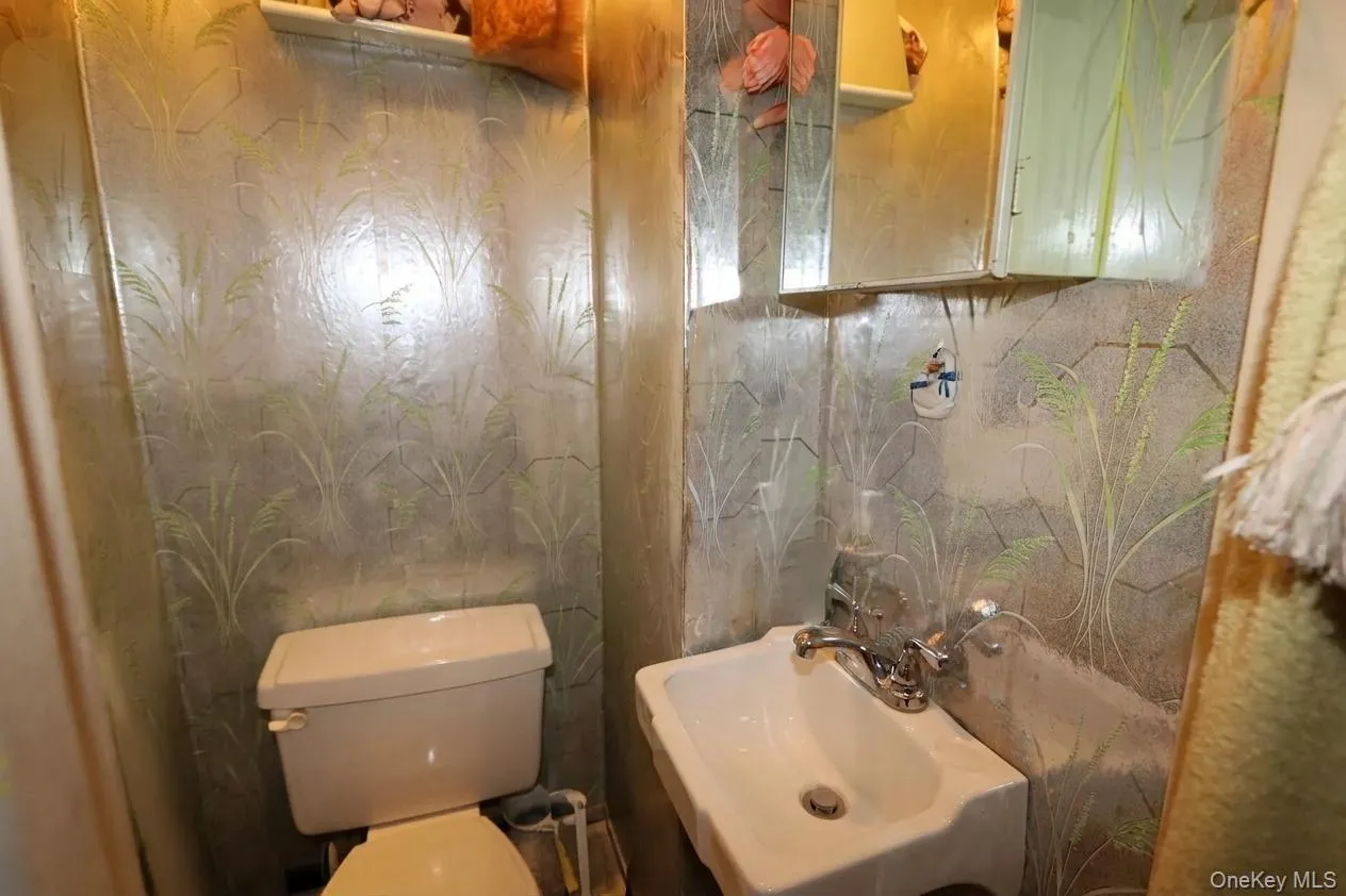 4108 Wilder Avenue, New York, NY, 2 Bedrooms Bedrooms, 5 Rooms Rooms,1 BathroomBathrooms,Residential,For Rent,Wilder,0,1019640 4108 Wilder Avenue, New York, NY, 2 Bedrooms Bedrooms, 5 Rooms Rooms,1 BathroomBathrooms,Residential,For Rent,Wilder,0,1019640