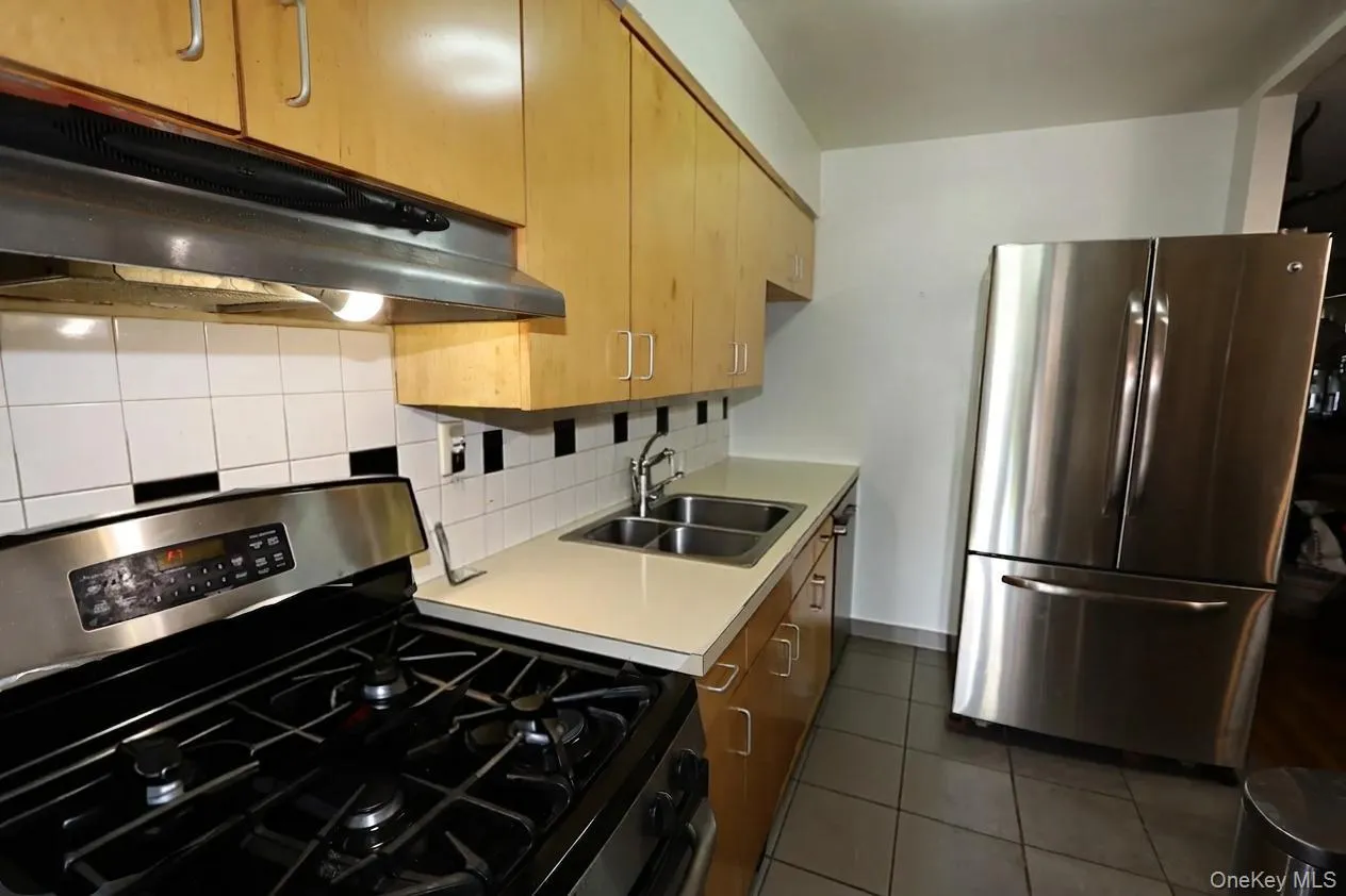 4108 Wilder Avenue, New York, NY, 2 Bedrooms Bedrooms, 5 Rooms Rooms,1 BathroomBathrooms,Residential,For Rent,Wilder,0,1019640 4108 Wilder Avenue, New York, NY, 2 Bedrooms Bedrooms, 5 Rooms Rooms,1 BathroomBathrooms,Residential,For Rent,Wilder,0,1019640