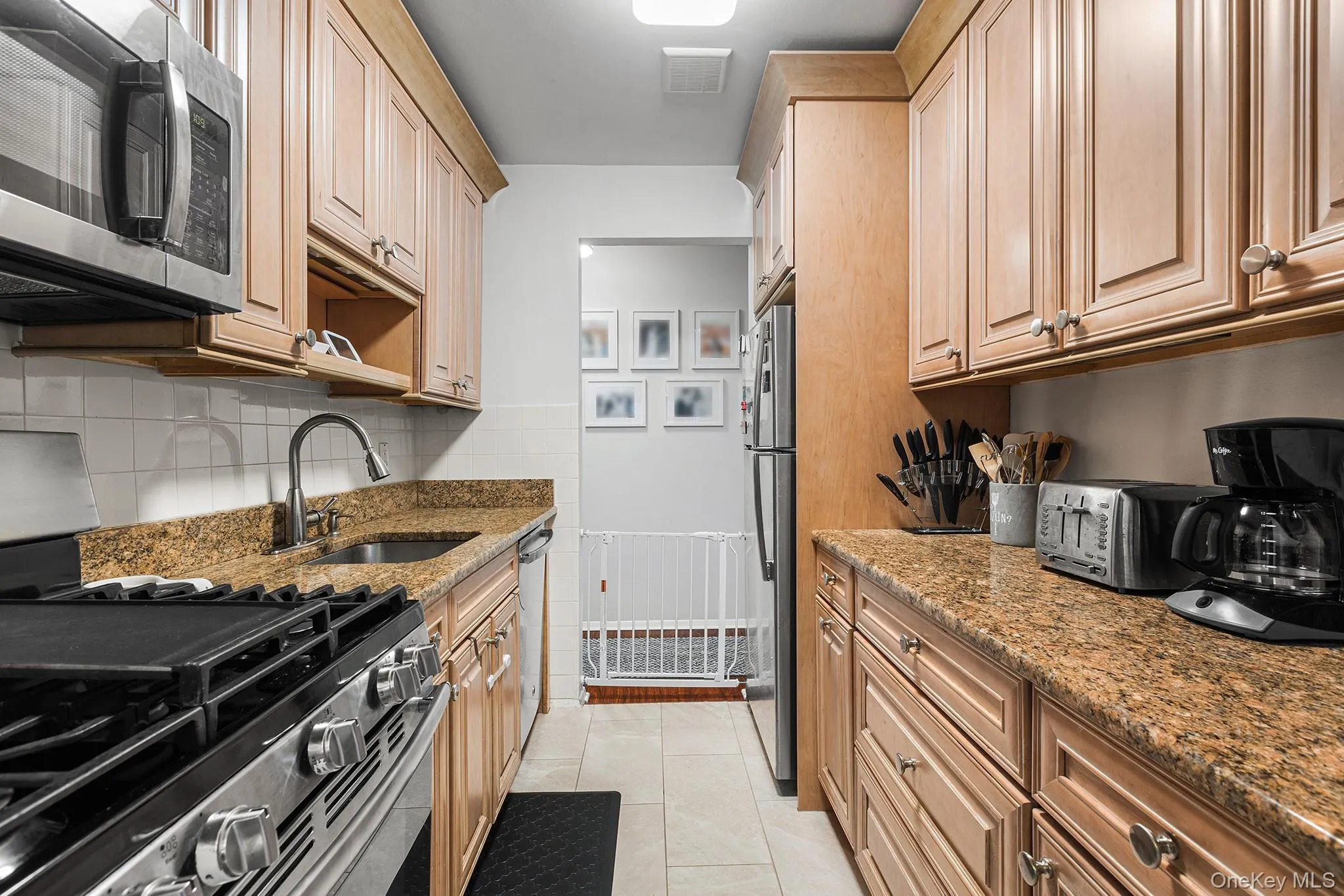 2241 Palmer Avenue, New Rochelle, NY, 2 Bedrooms Bedrooms, 5 Rooms Rooms,2 BathroomsBathrooms,Residential,For Rent,Palmer,0,1019646 2241 Palmer Avenue, New Rochelle, NY, 2 Bedrooms Bedrooms, 5 Rooms Rooms,2 BathroomsBathrooms,Residential,For Rent,Palmer,0,1019646